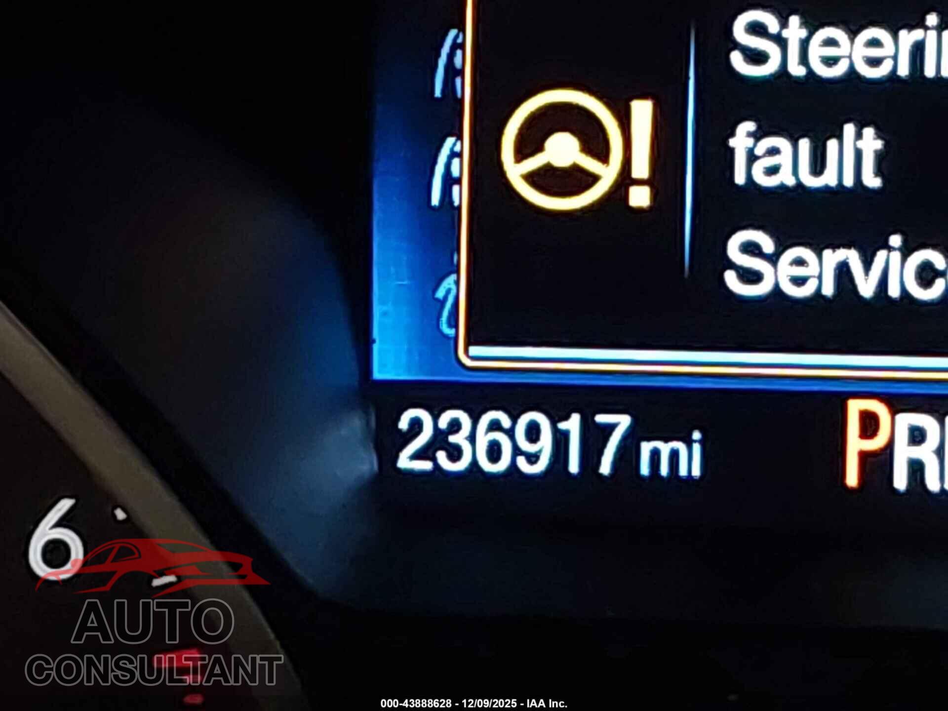 FORD FOCUS 2015 - 1FADP3F26FL264103