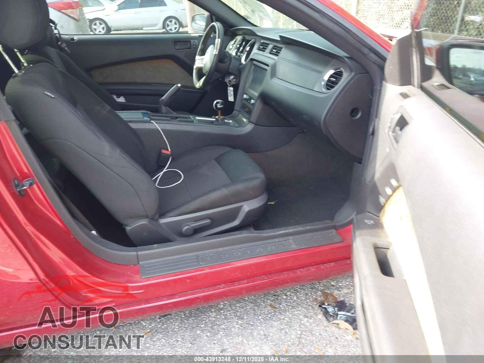 FORD MUSTANG 2013 - 1ZVBP8CF8D5259635