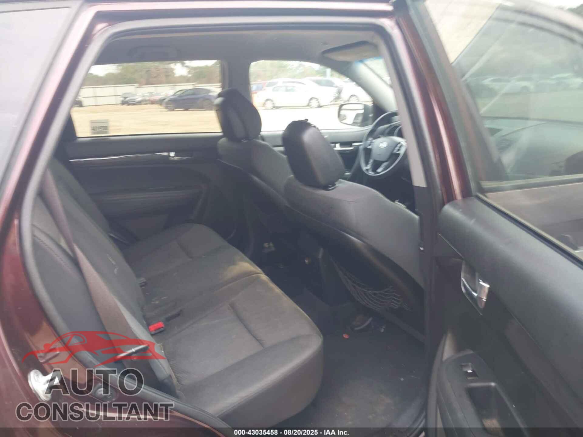 KIA SORENTO 2012 - 5XYKT3A68CG205021