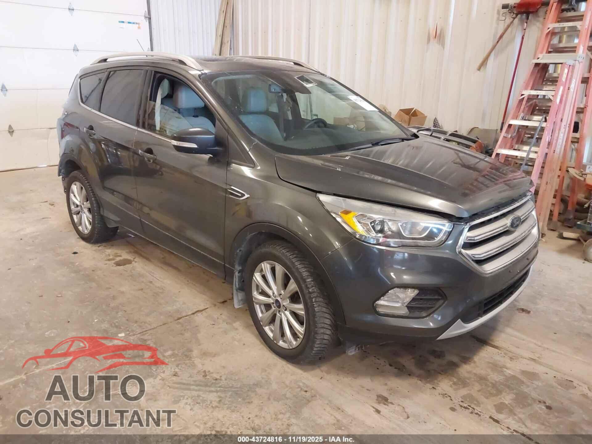 FORD ESCAPE 2017 - 1FMCU9J92HUA77309
