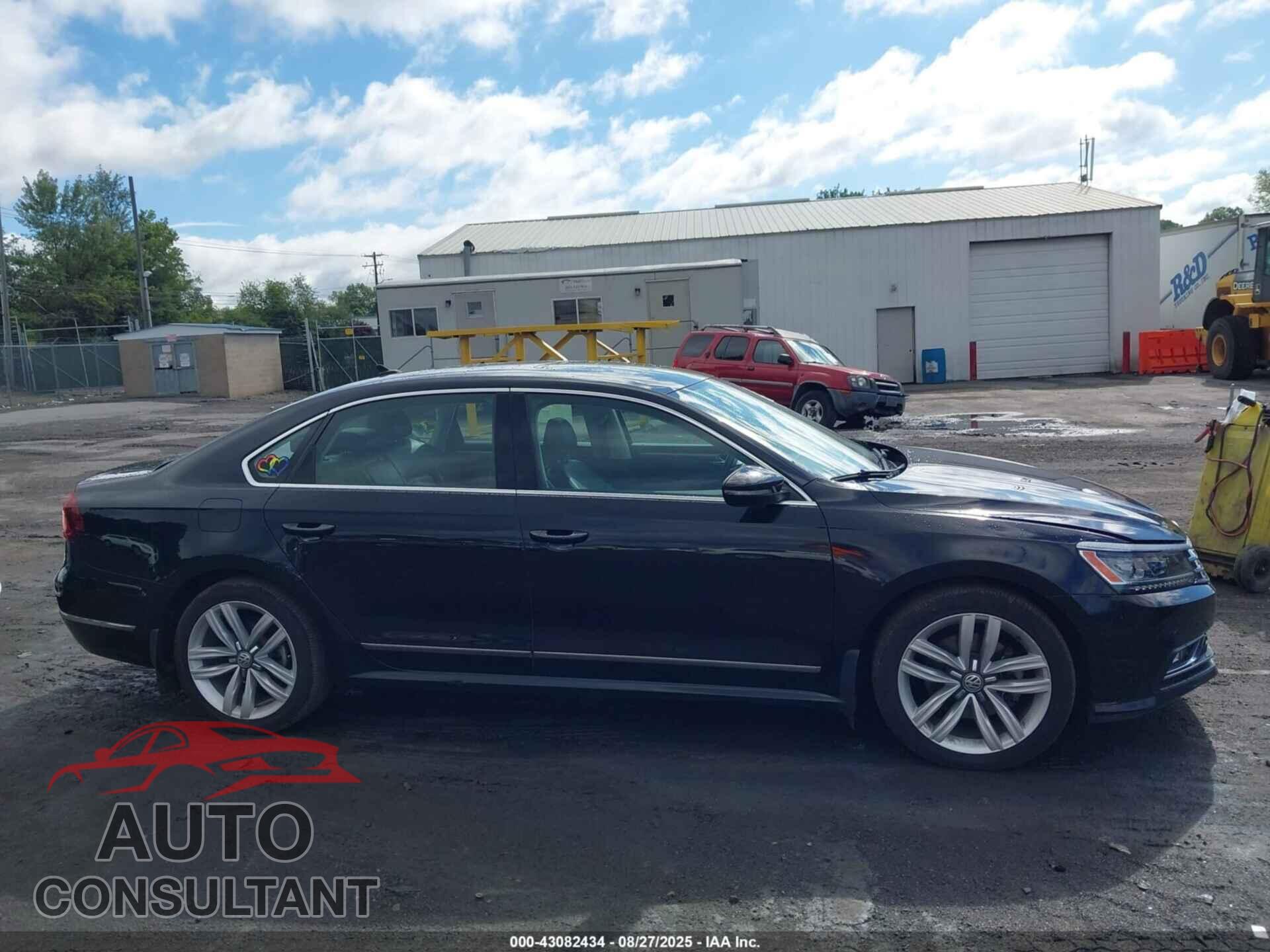 VOLKSWAGEN PASSAT 2017 - 1VWGT7A39HC059952