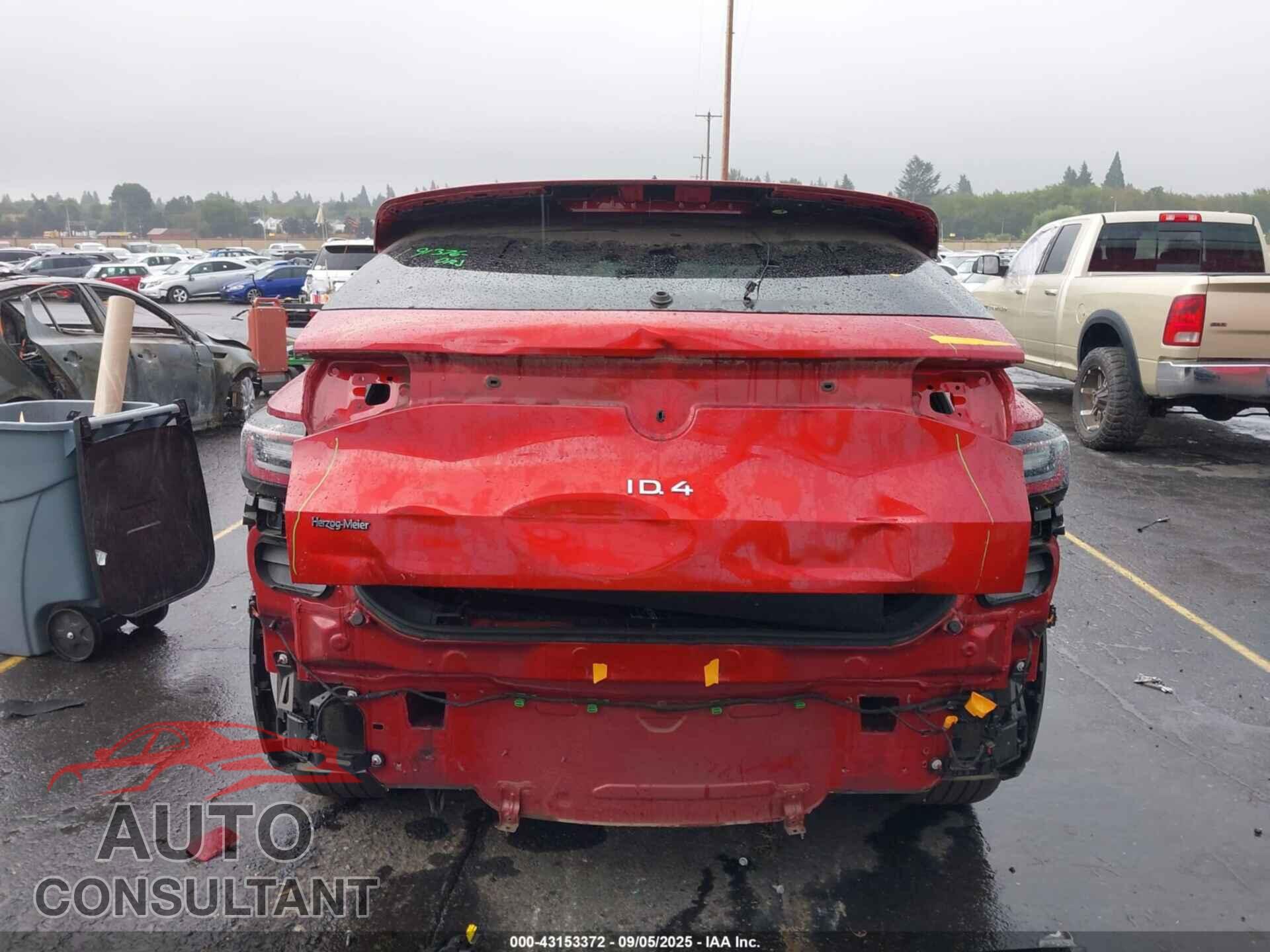 VOLKSWAGEN ID.4 2023 - 1V2VMPE85PC018521