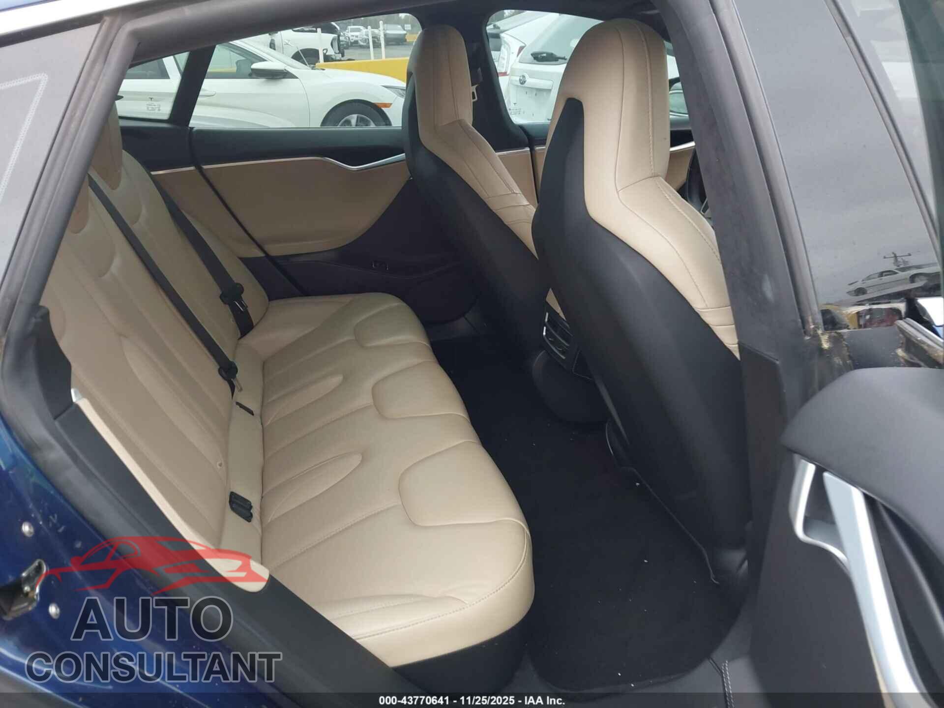 TESLA MODEL S 2015 - 5YJSA1E46FF112903