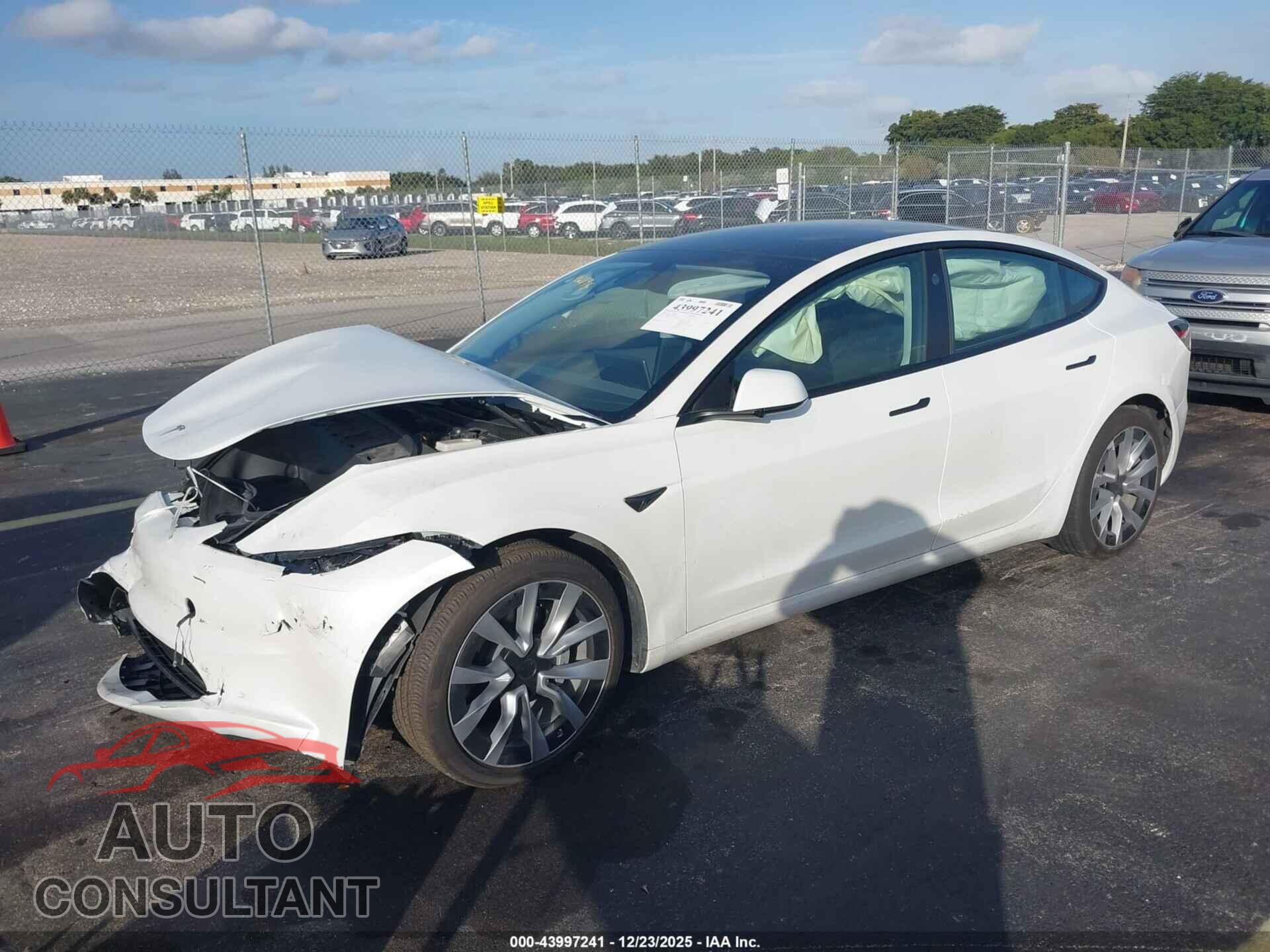 TESLA MODEL 3 2024 - 5YJ3E1EA7RF762407