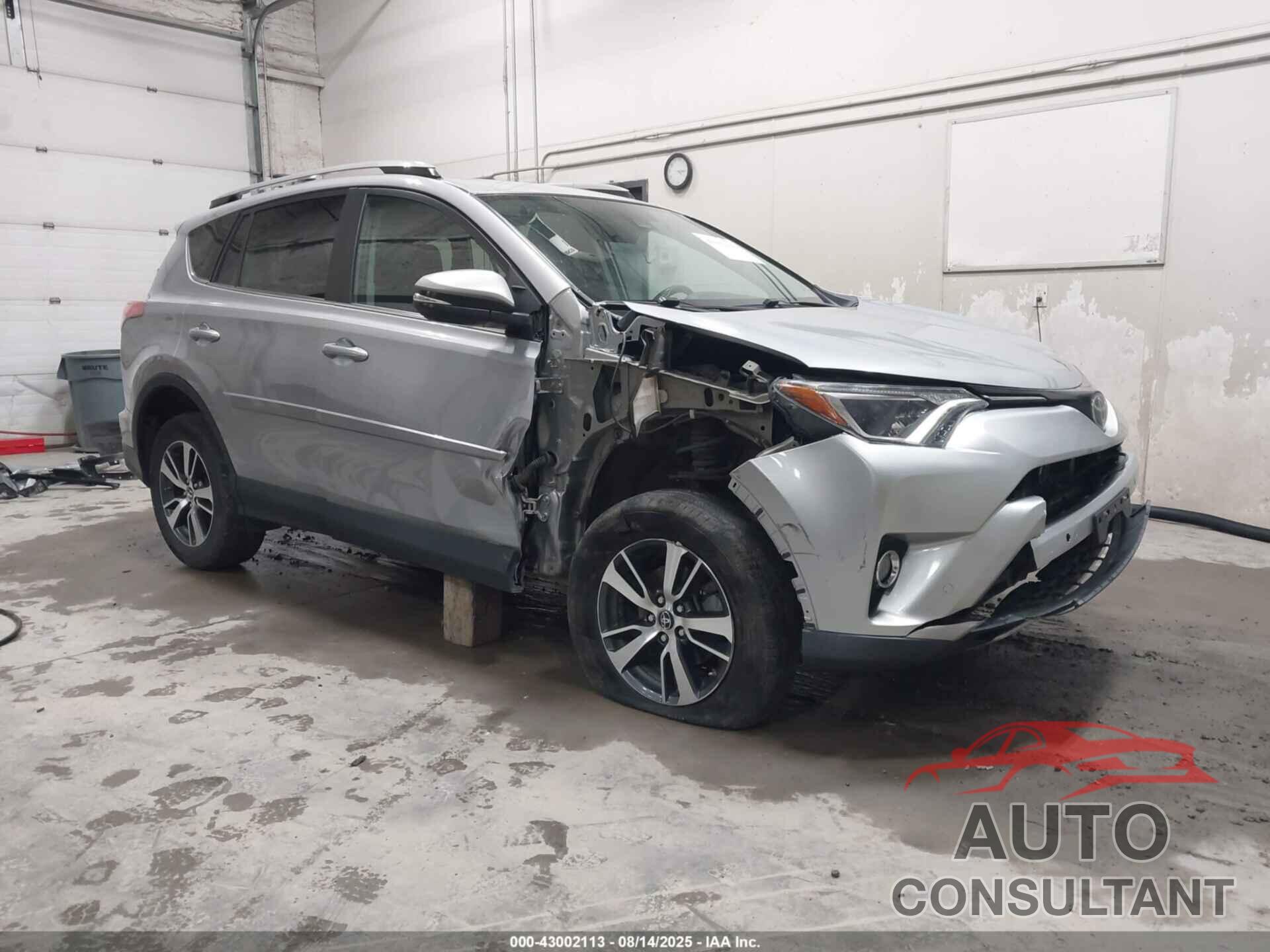 TOYOTA RAV4 2018 - 2T3RFREV7JW767579