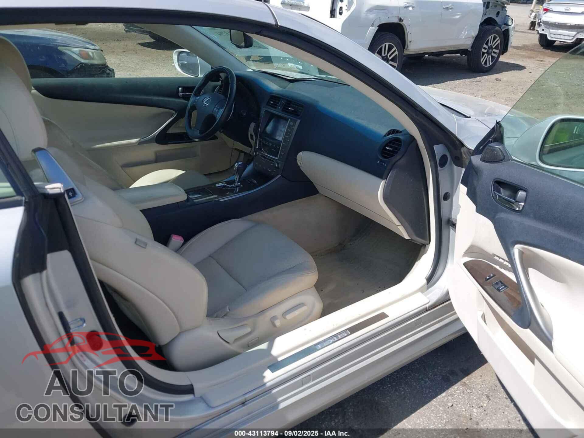 LEXUS IS 250C 2010 - JTHFF2C27A2511503