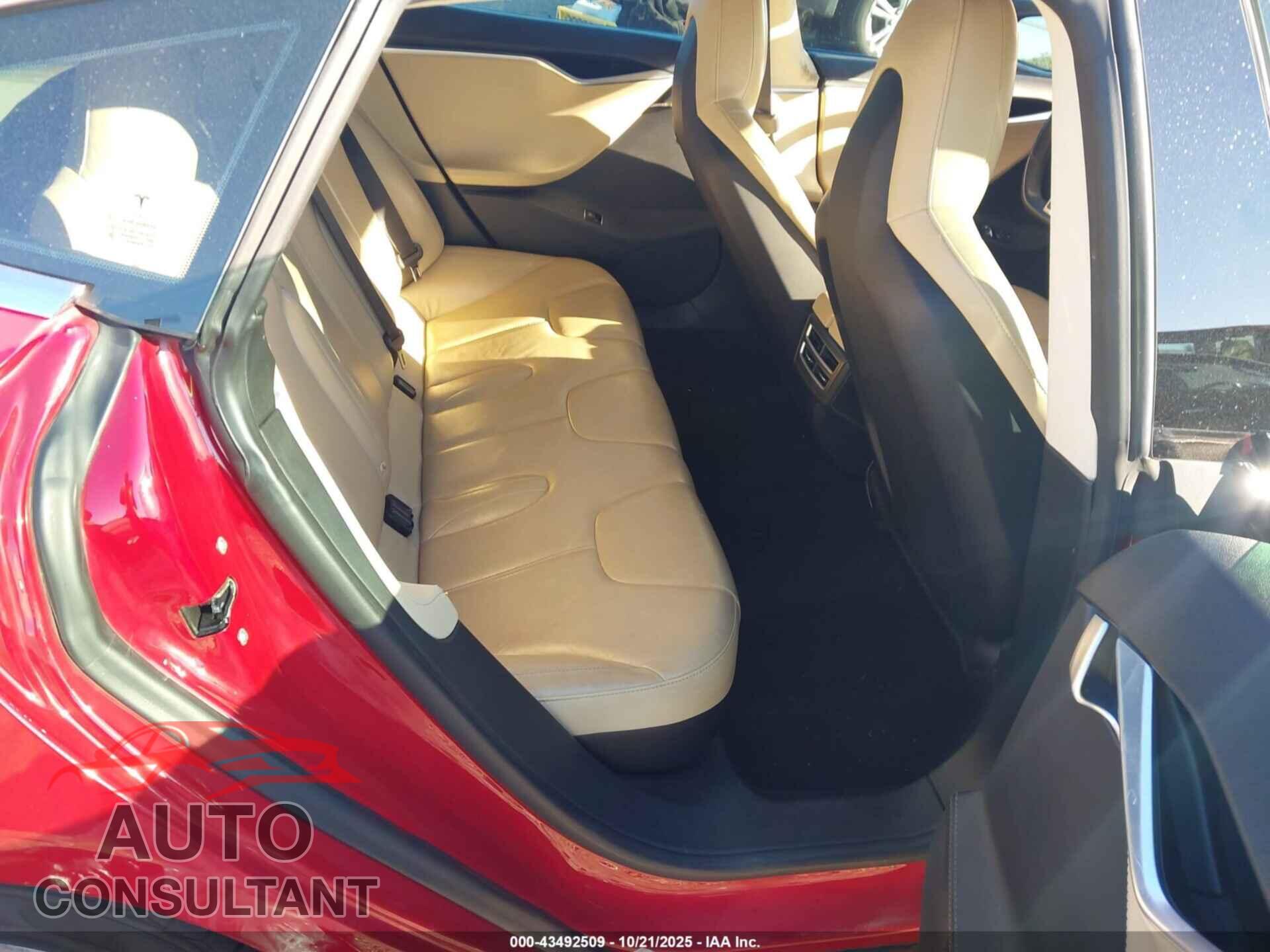 TESLA MODEL S 2014 - 5YJSA1H11EFP59600