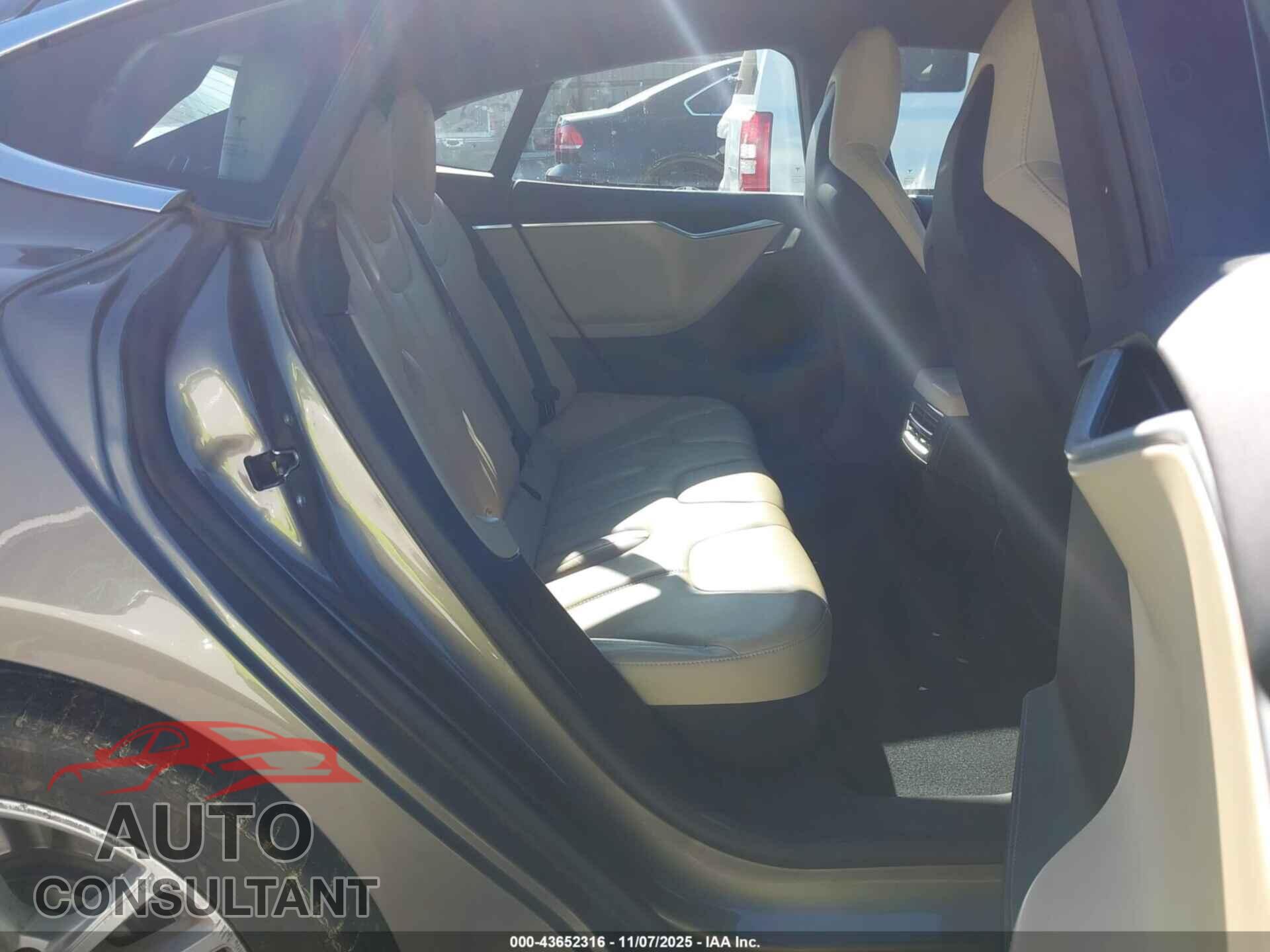 TESLA MODEL S 2015 - 5YJSA1H2XFF086154