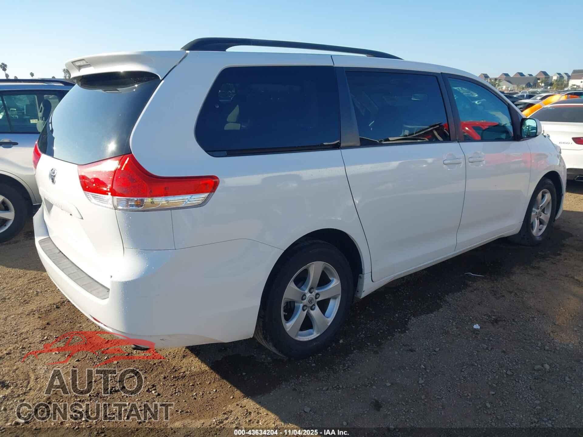 TOYOTA SIENNA 2011 - 5TDKK3DC3BS060329