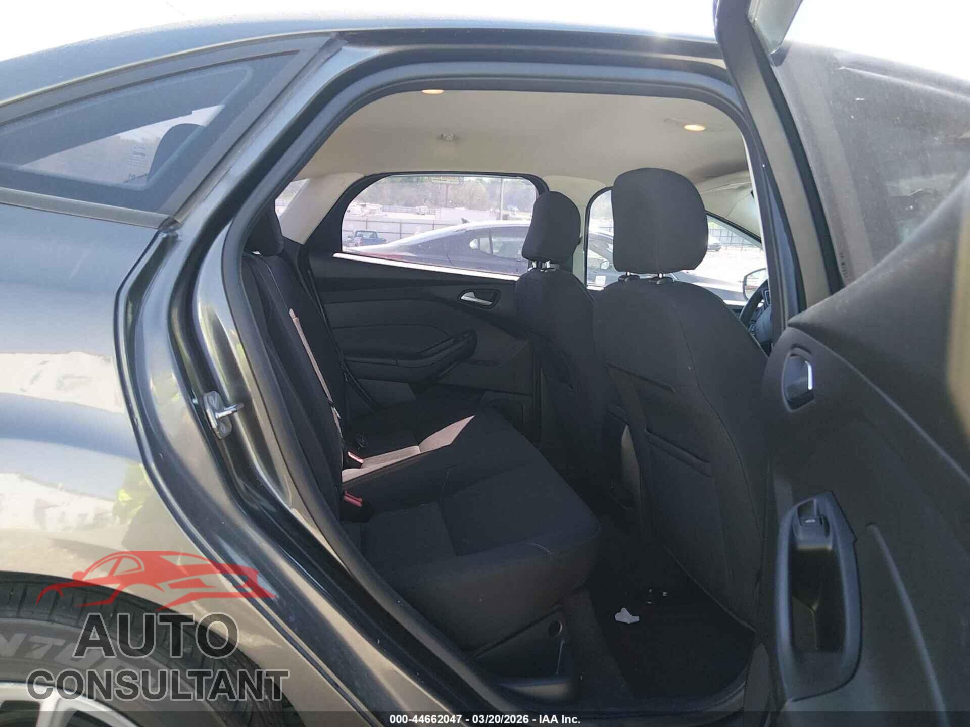 FORD FOCUS 2016 - 1FADP3F20GL391012