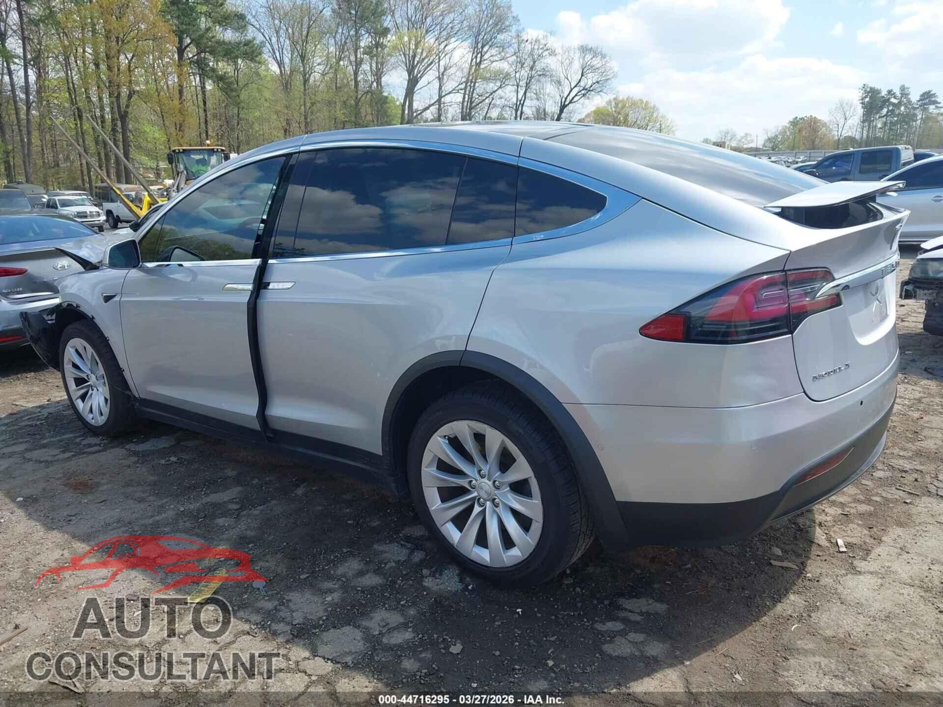 TESLA MODEL X 2018 - 5YJXCBE21JF123983