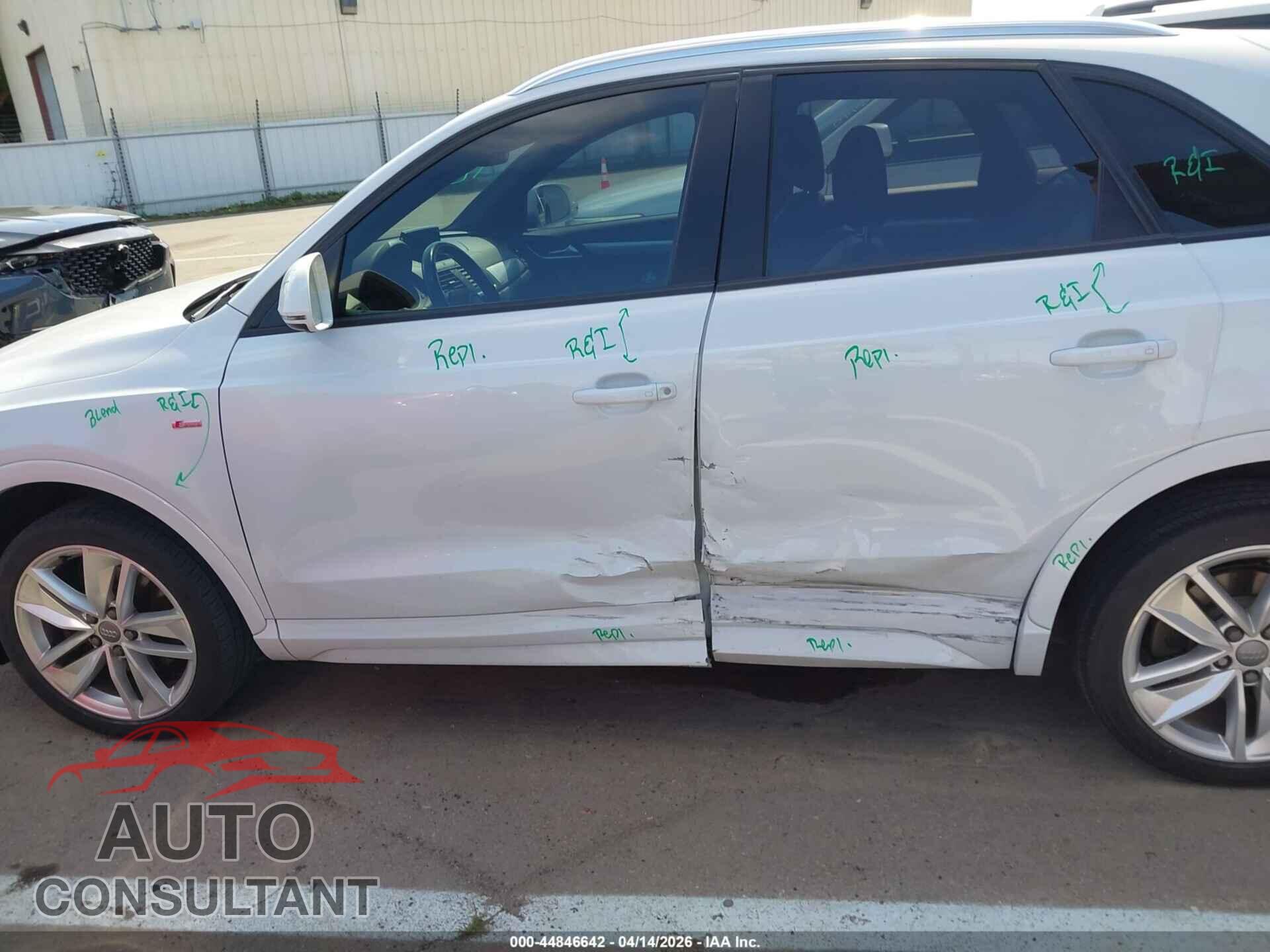 AUDI Q3 2018 - WA1BCCFS9JR023875