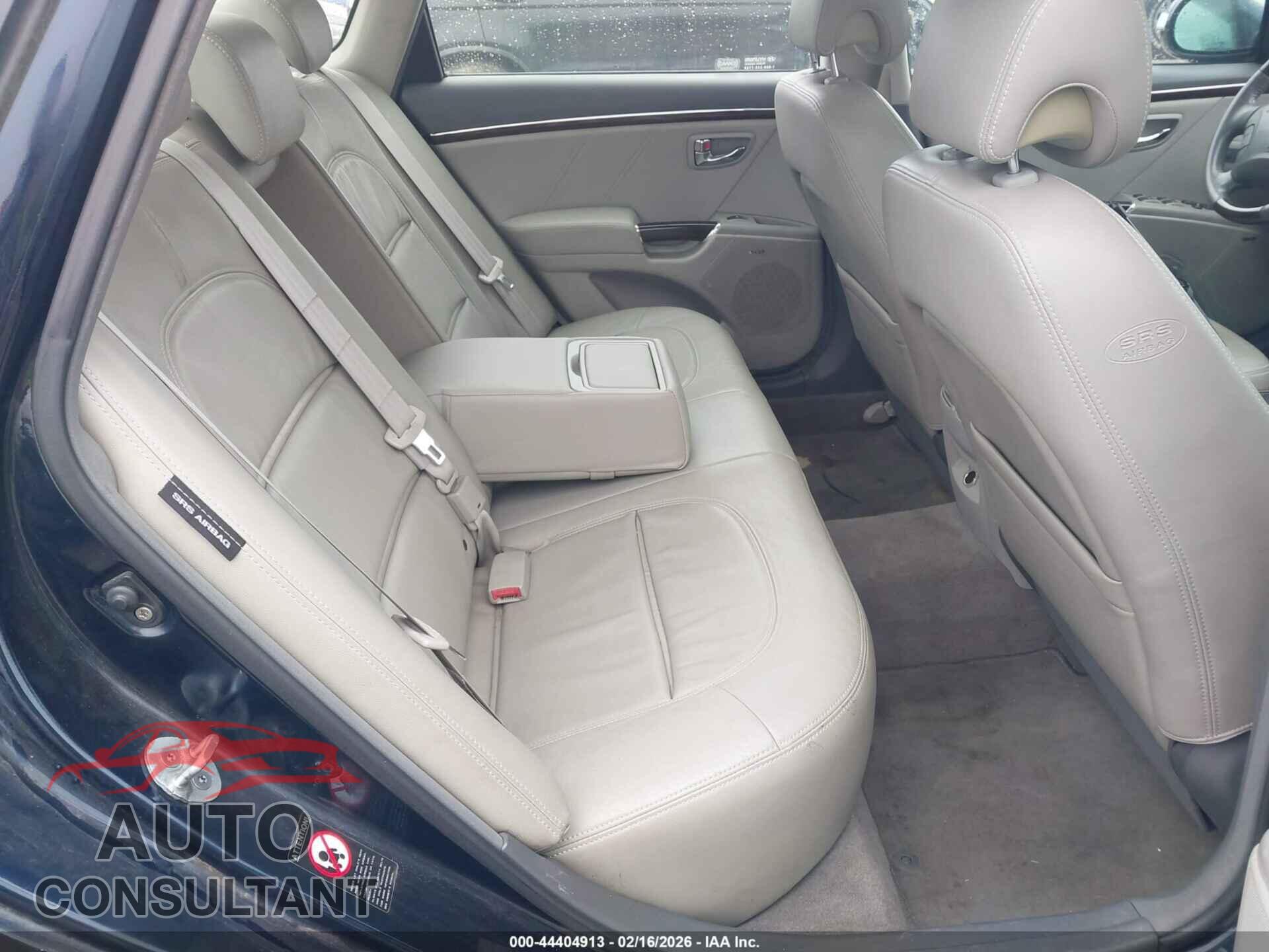 HYUNDAI AZERA 2011 - KMHFC4DF5BA518217