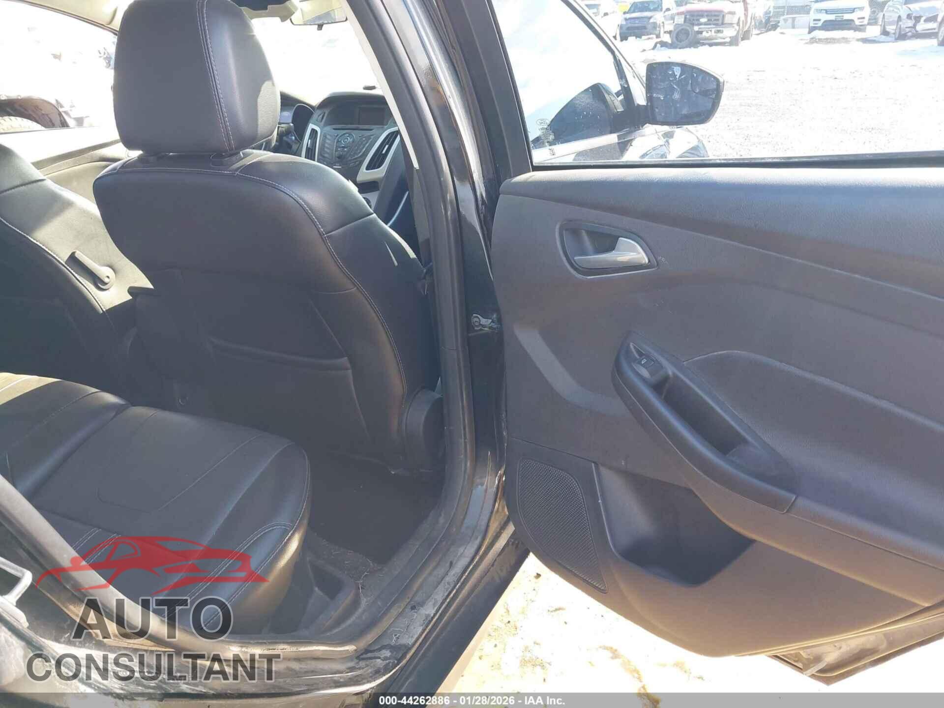 FORD FOCUS 2014 - 1FADP3F28EL218559