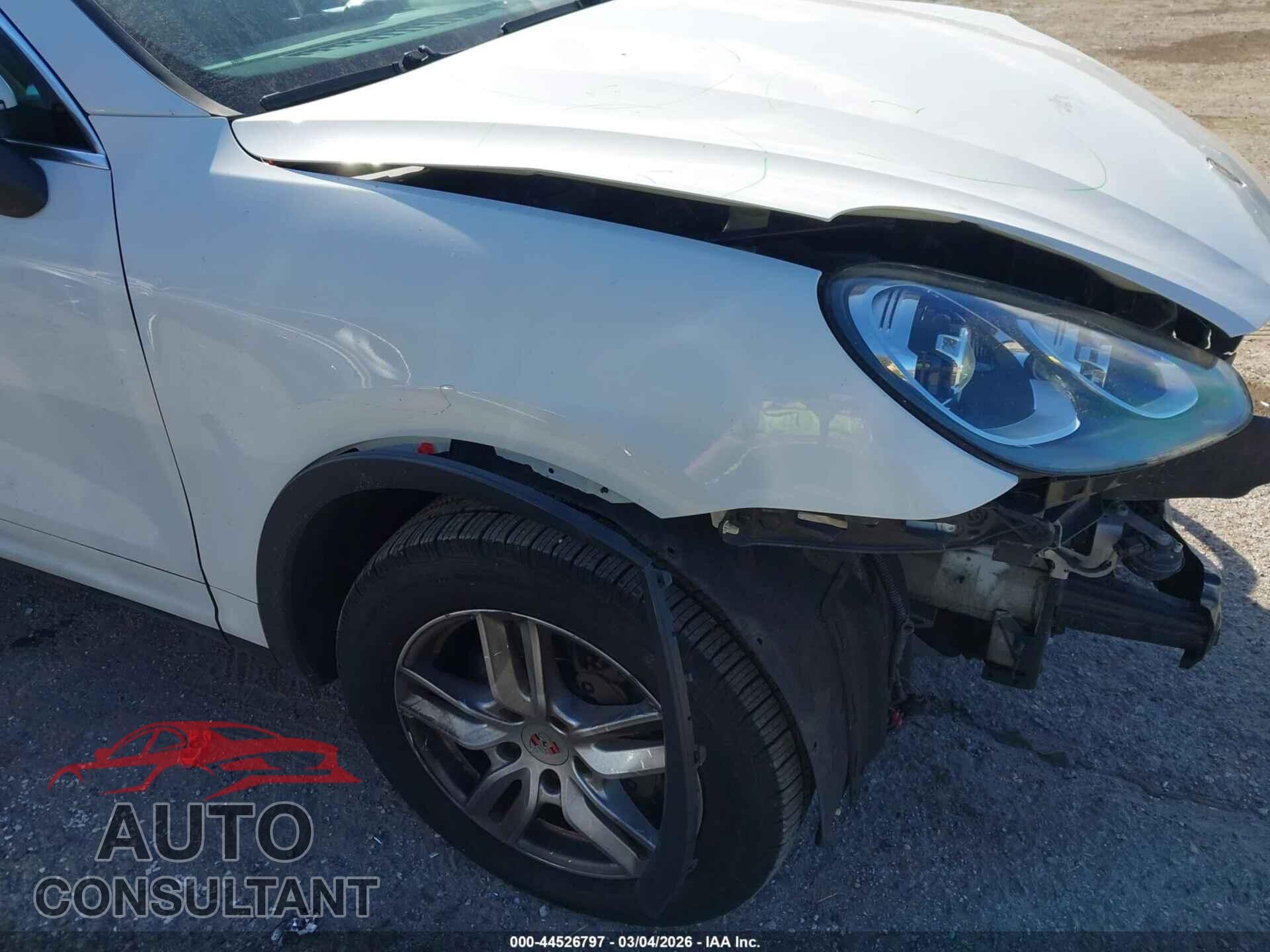 PORSCHE CAYENNE 2018 - WP1AA2A29JKA01679