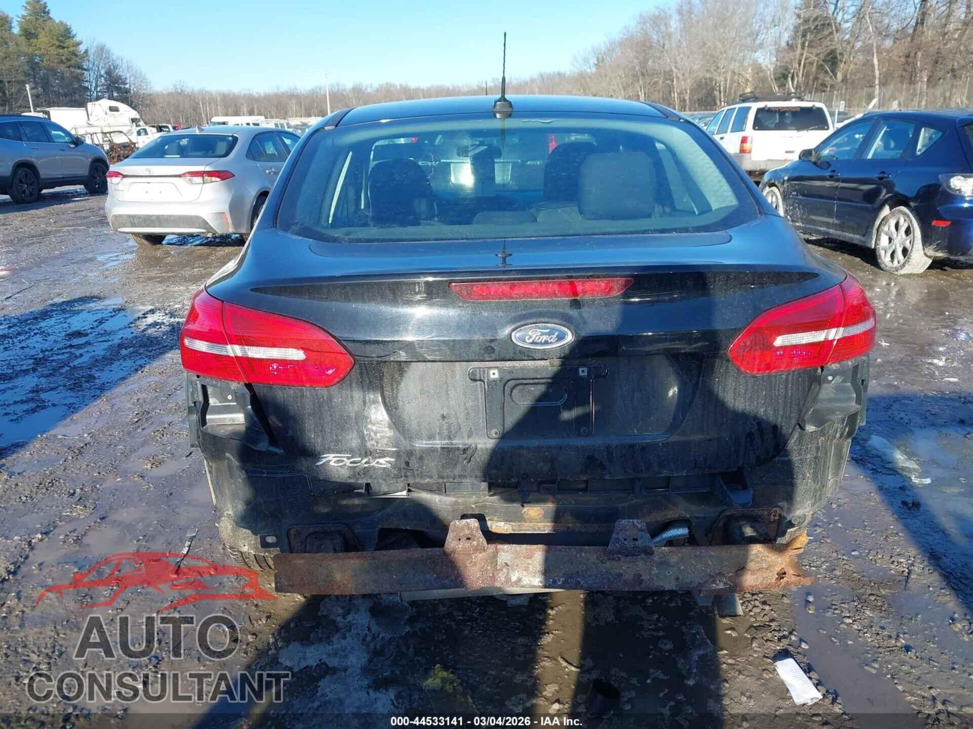 FORD FOCUS 2017 - 1FADP3E21HL330514