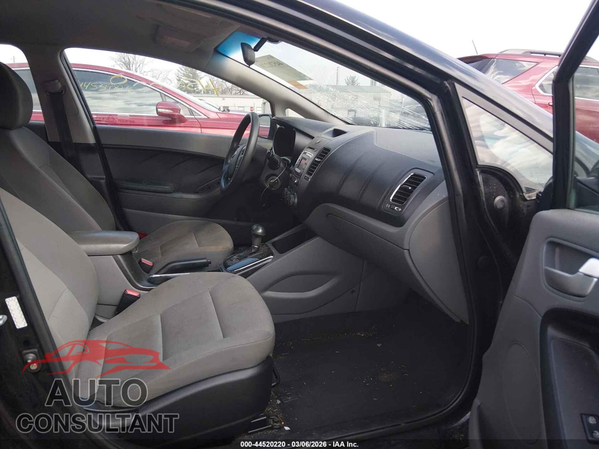 KIA FORTE 2017 - 3KPFK4A71HE044440