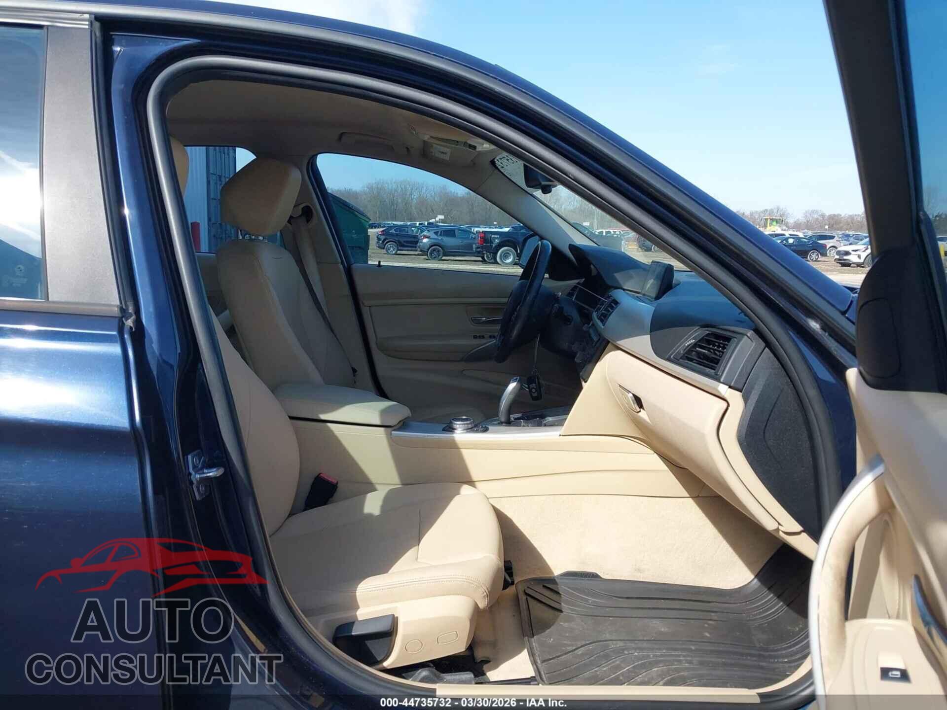 BMW 320I 2015 - WBA3C3C54FK200483
