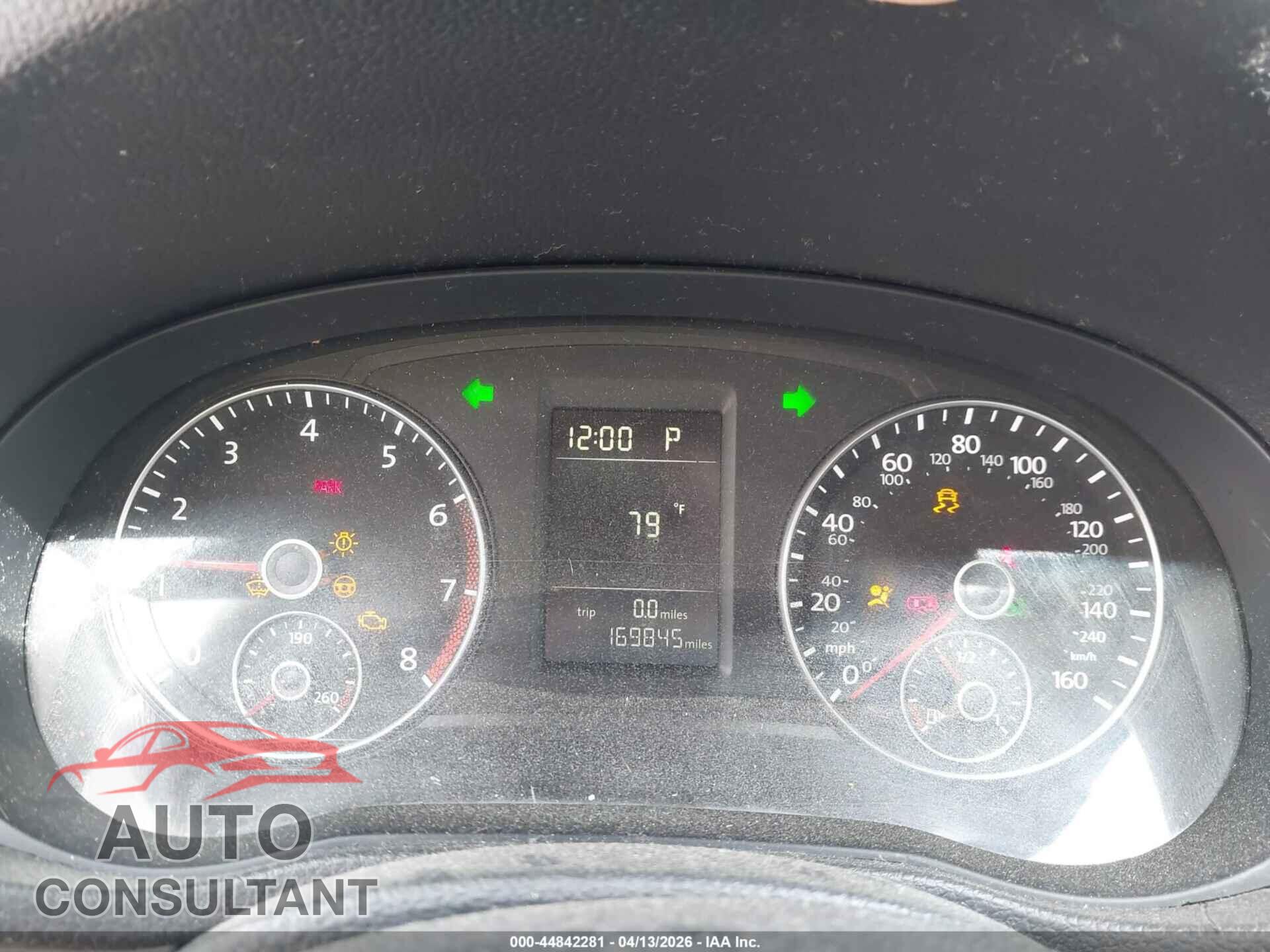 VOLKSWAGEN PASSAT 2015 - 1VWAT7A32FC018064