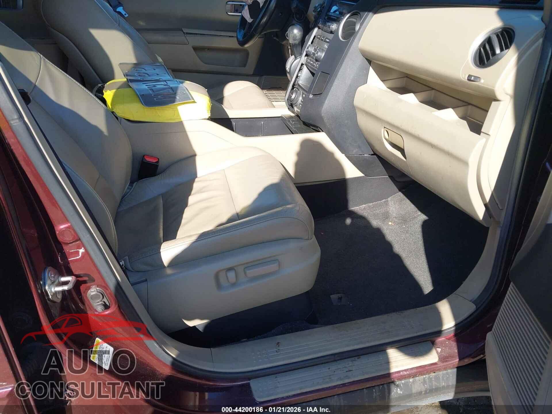 HONDA PILOT 2012 - 5FNYF4H77CB016700