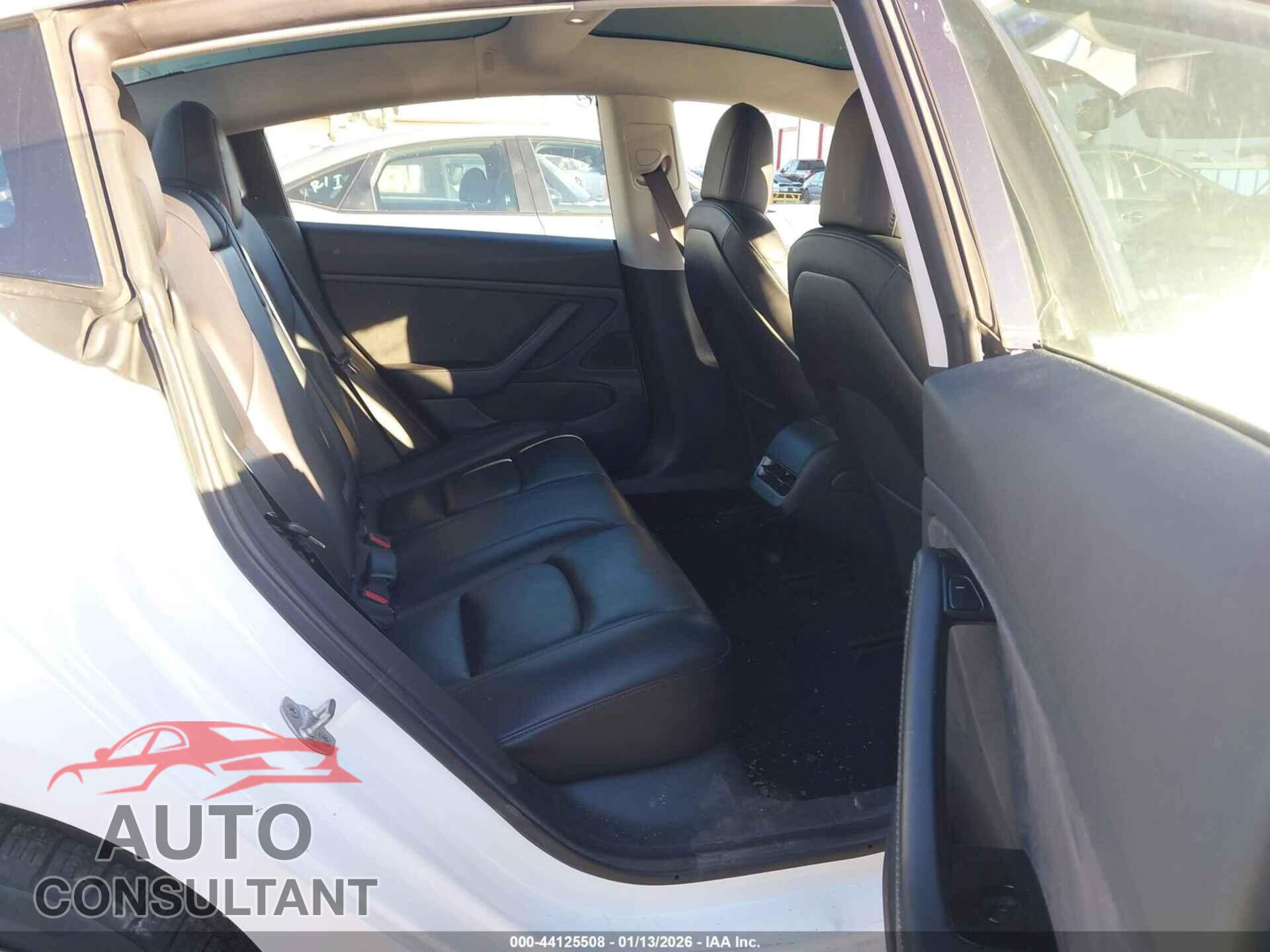 TESLA MODEL 3 2019 - 5YJ3E1EA1KF476395