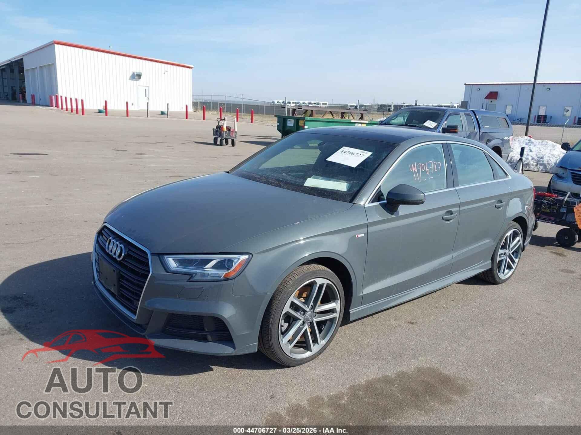 AUDI A3 2019 - WAUJEGFF5KA085468