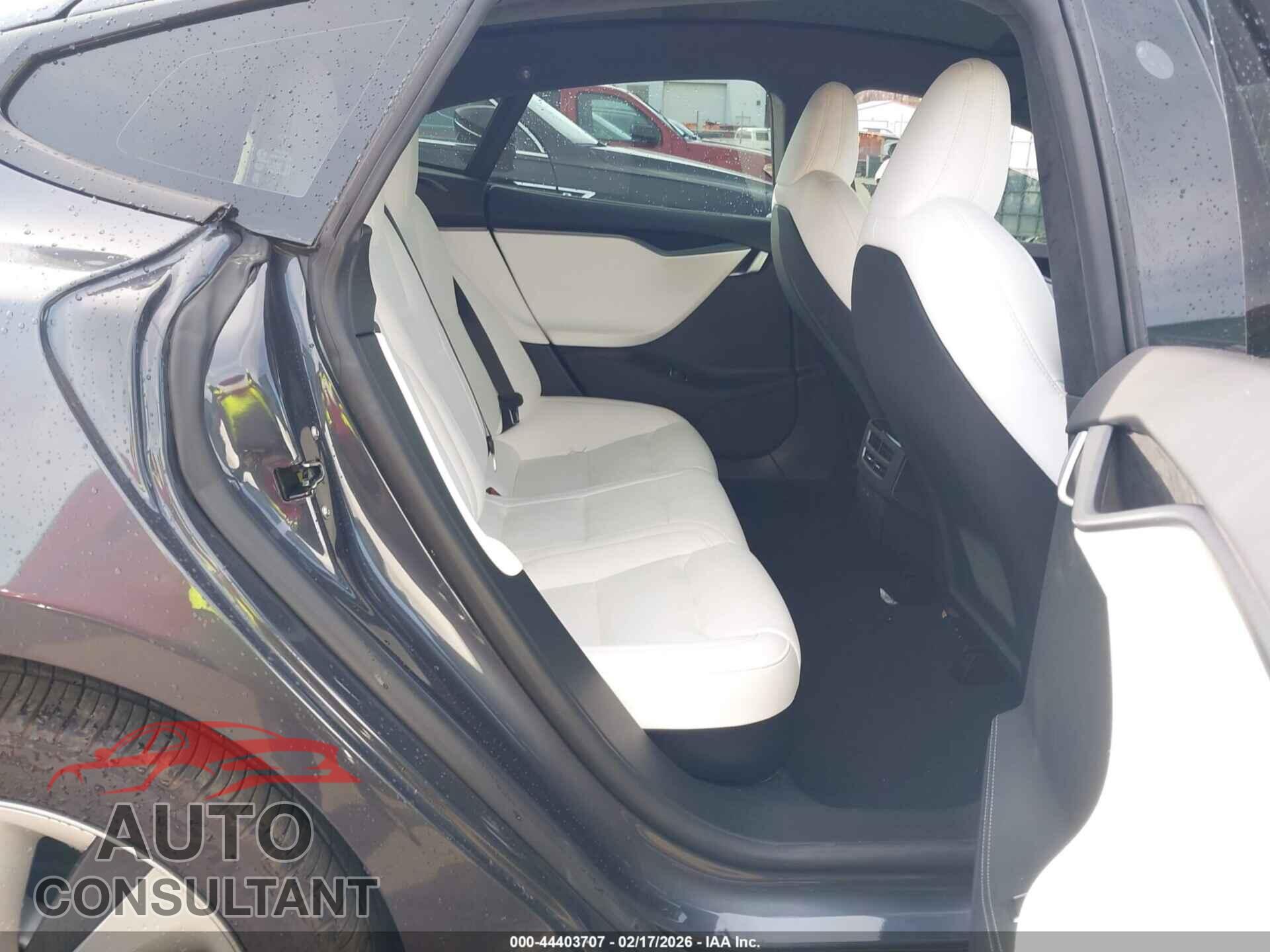 TESLA MODEL S 2021 - 5YJSA1E26MF417720