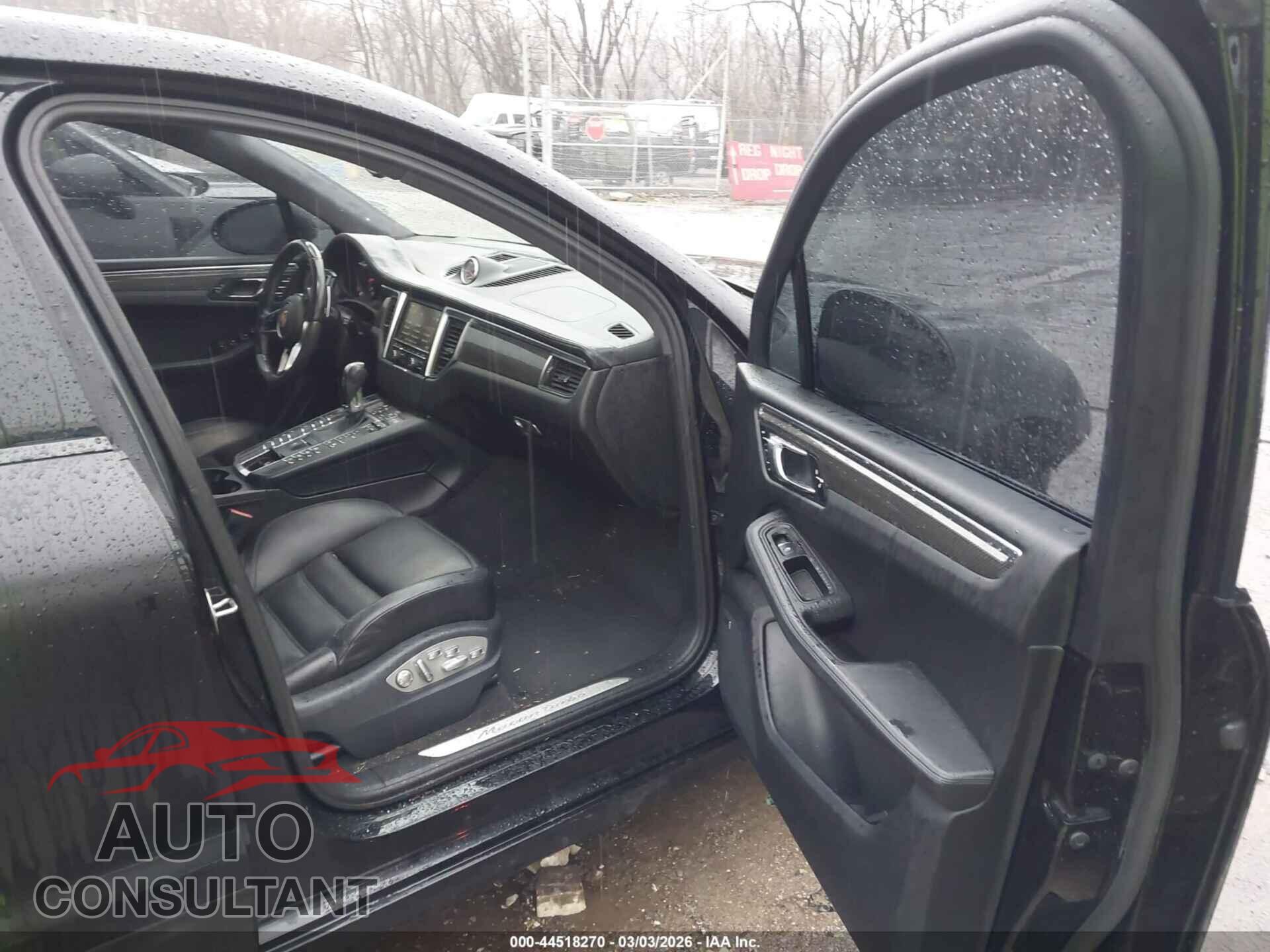 PORSCHE MACAN 2015 - WP1AF2A56FLB47700