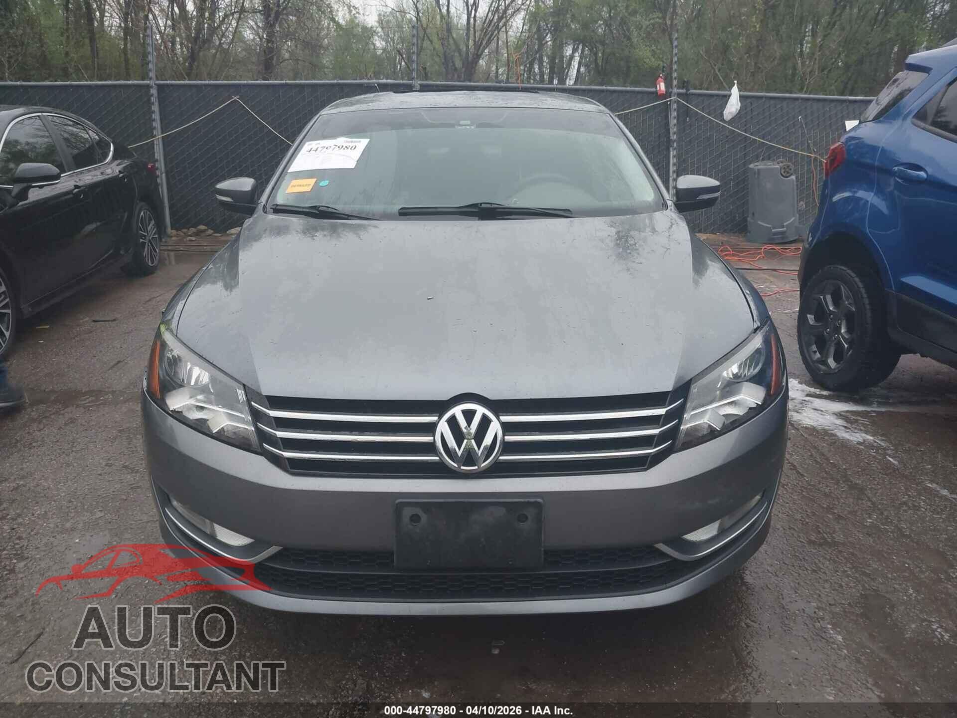 VOLKSWAGEN PASSAT 2014 - 1VWCN7A32EC036579