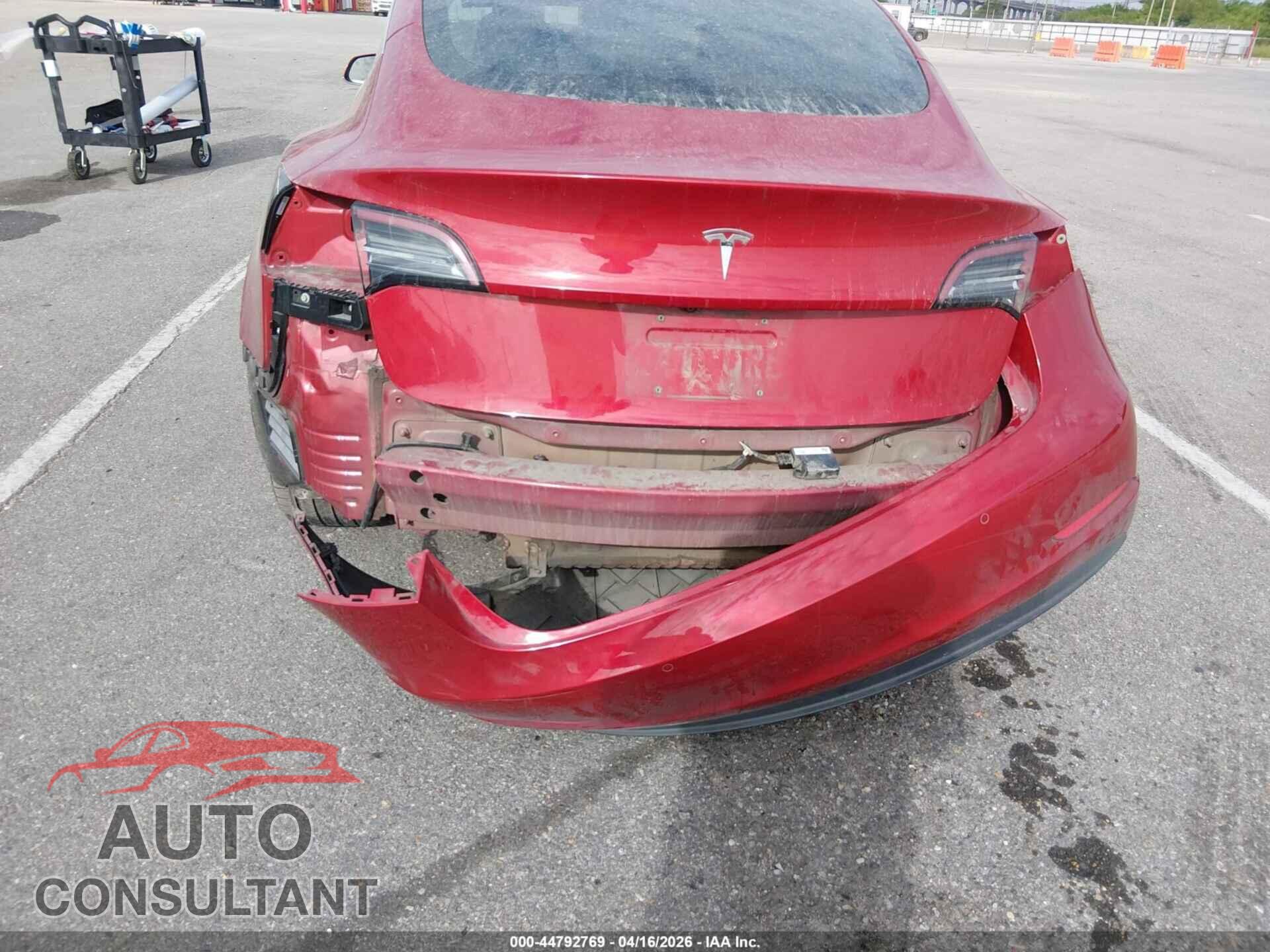 TESLA MODEL 3 2018 - 5YJ3E1EA3JF102952