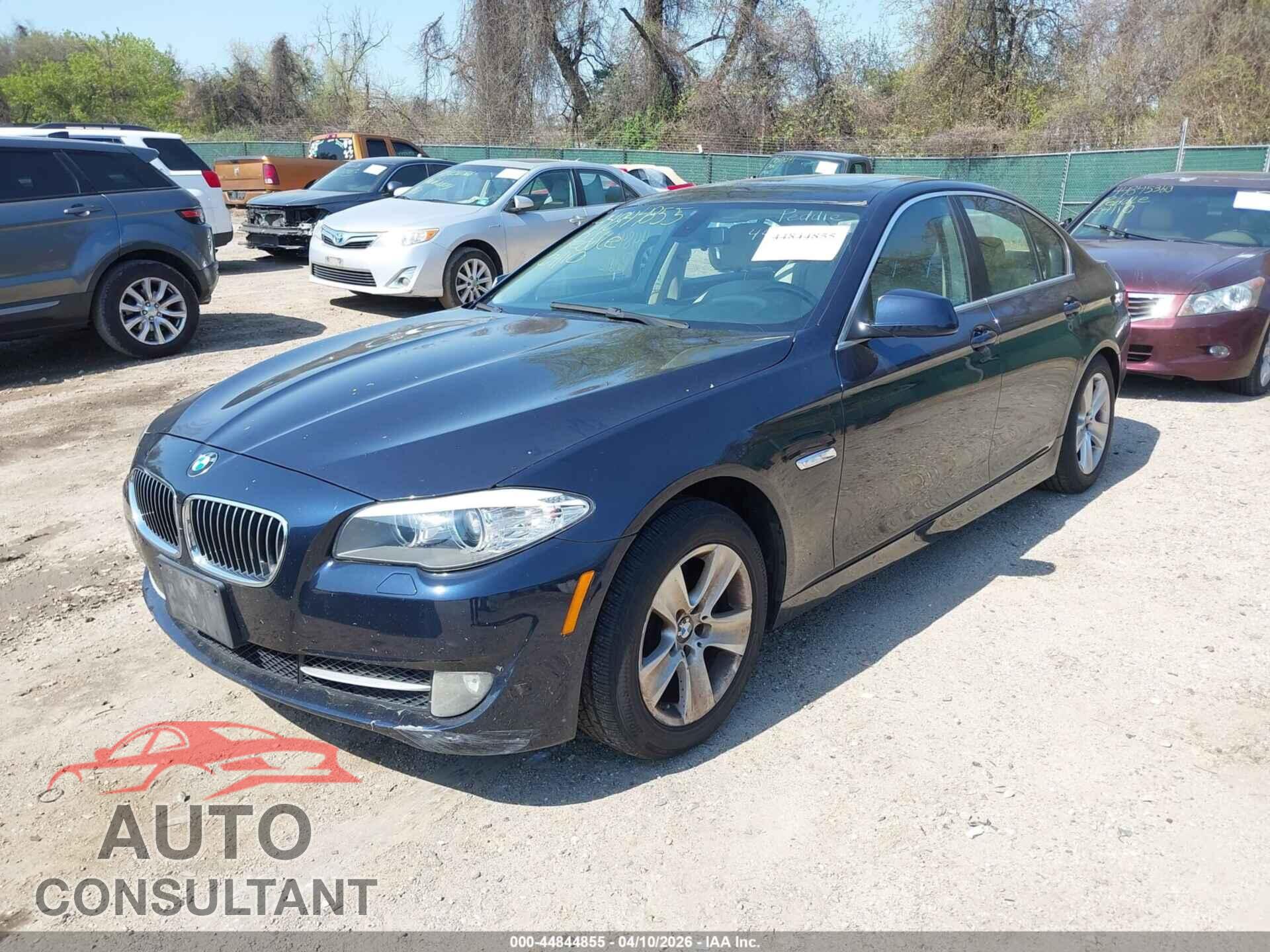 BMW 528I 2011 - WBAFR1C57BC747588