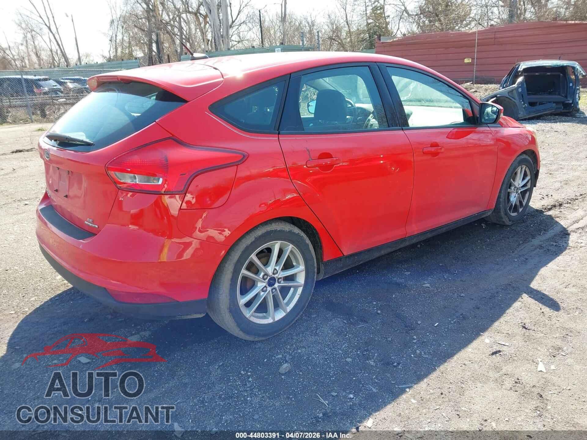 FORD FOCUS 2016 - 1FADP3K2XGL204266