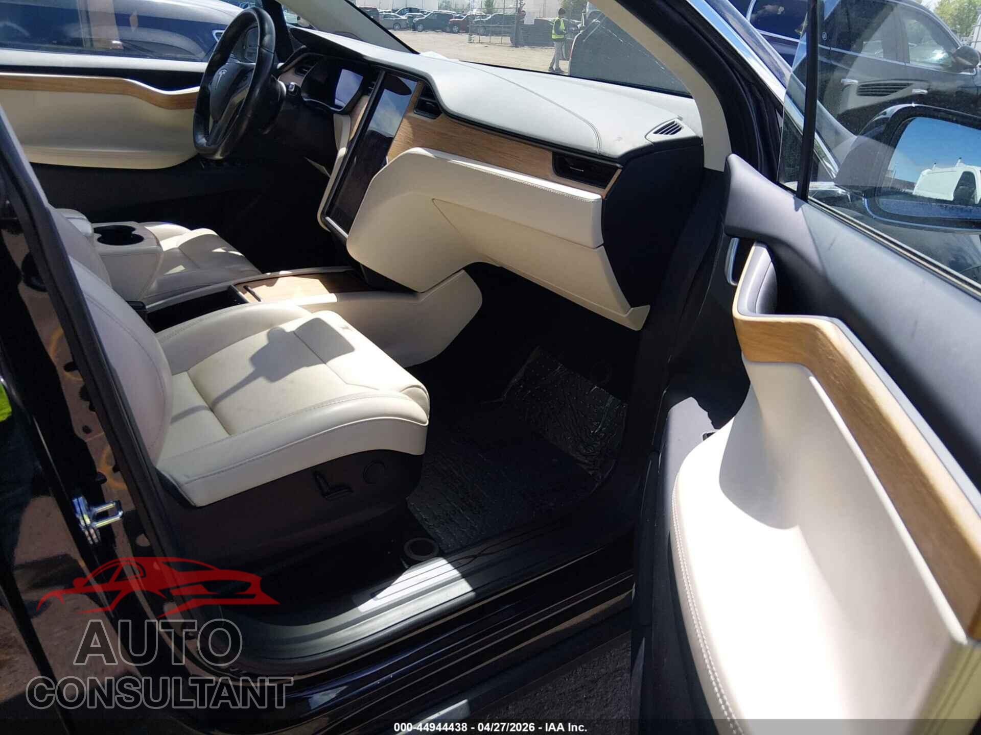 TESLA MODEL X 2018 - 5YJXCDE25JF141303