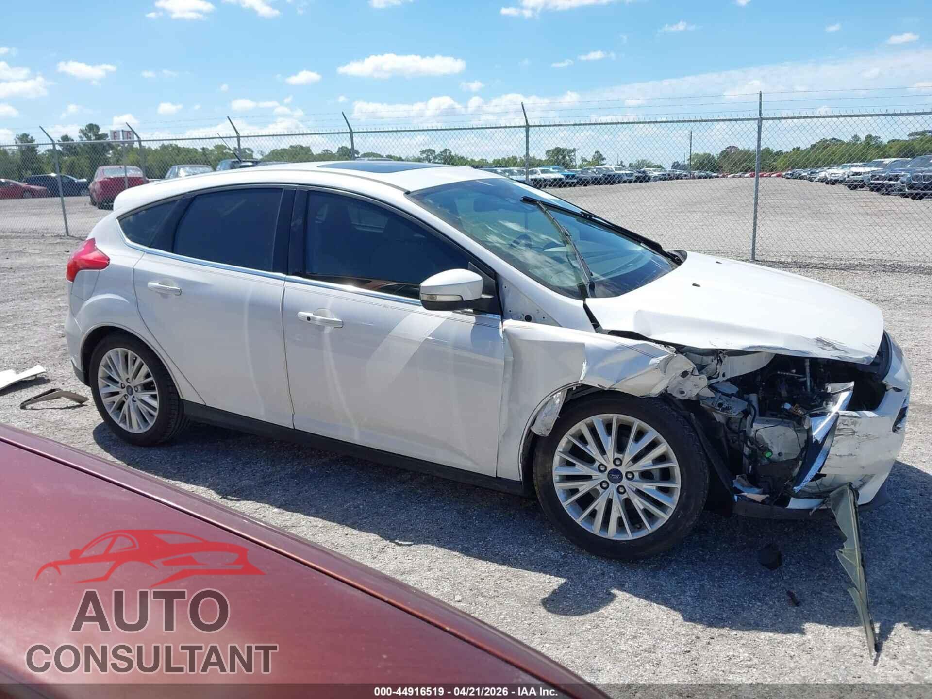 FORD FOCUS 2017 - 1FADP3N26HL242249