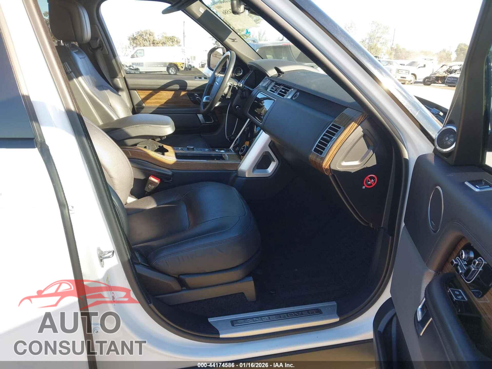 LAND ROVER RANGE ROVER 2018 - SALGS2SV2JA515180
