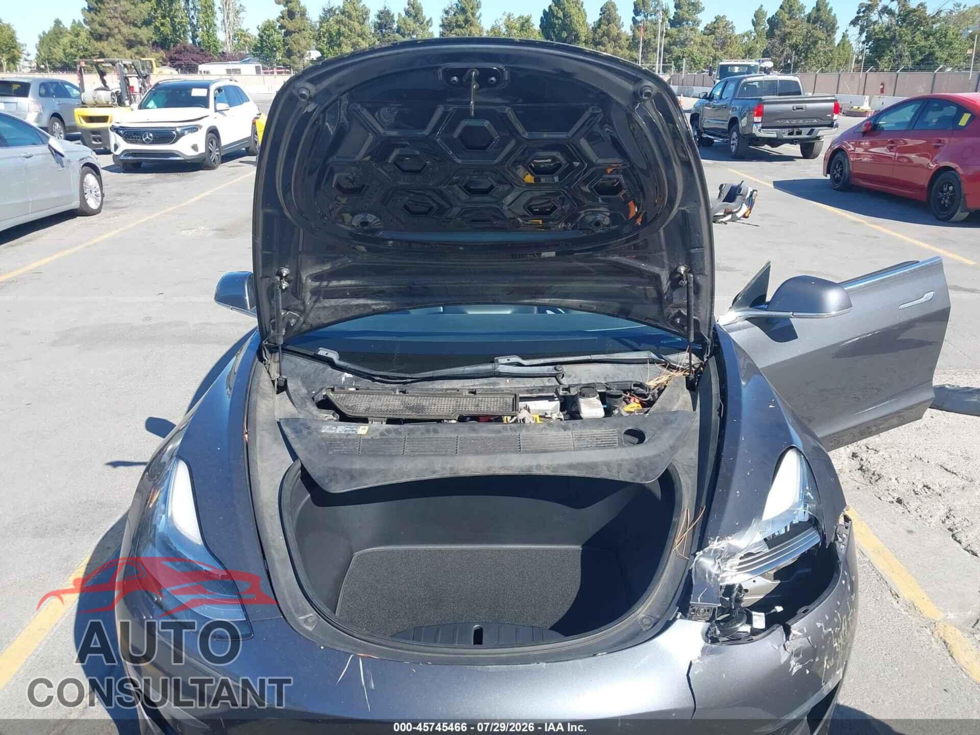 TESLA MODEL 3 2018 - 5YJ3E1EA8JF051027