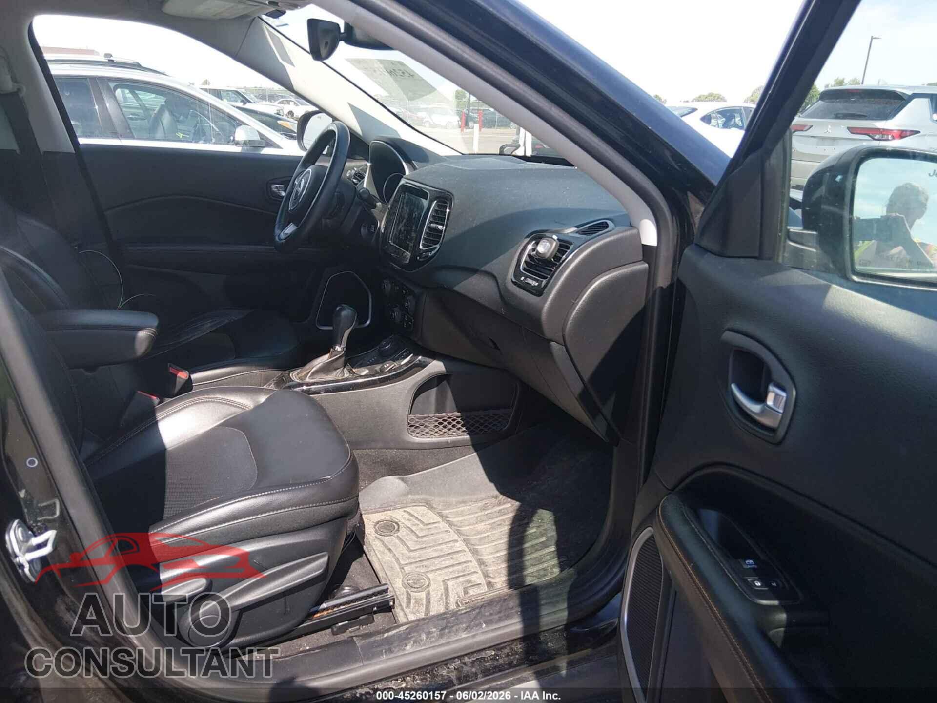 JEEP COMPASS 2018 - 3C4NJDCB5JT231908