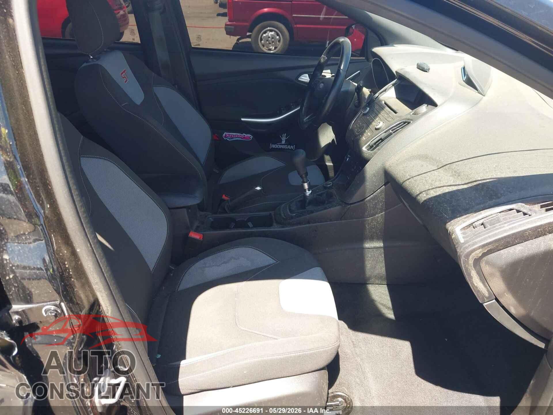 FORD FOCUS ST 2017 - 1FADP3L96HL270858