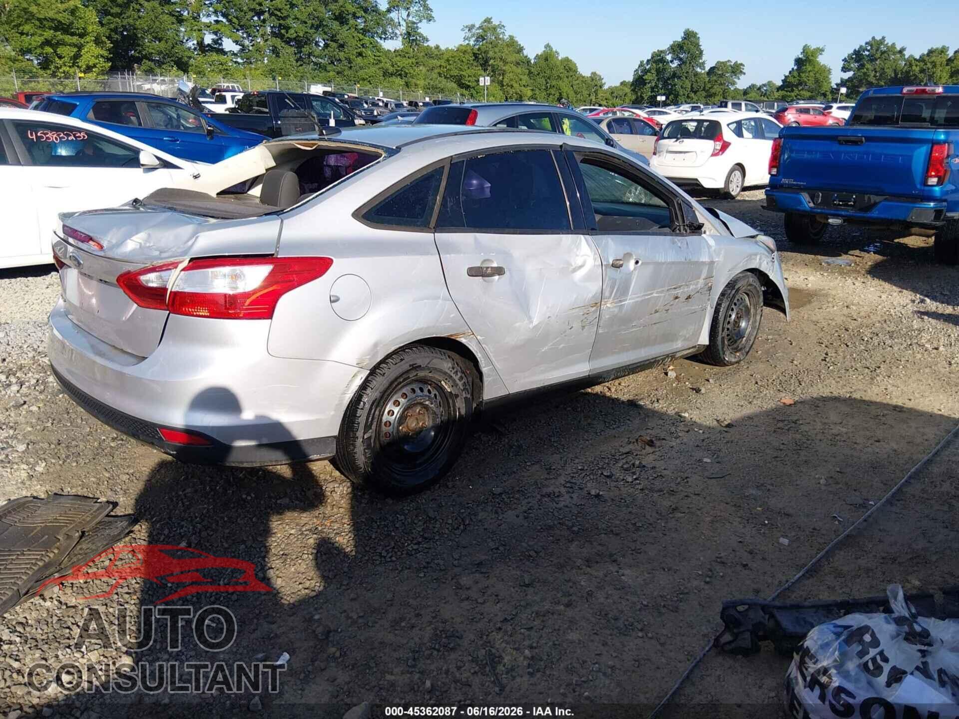 FORD FOCUS 2014 - 1FADP3E27EL329900
