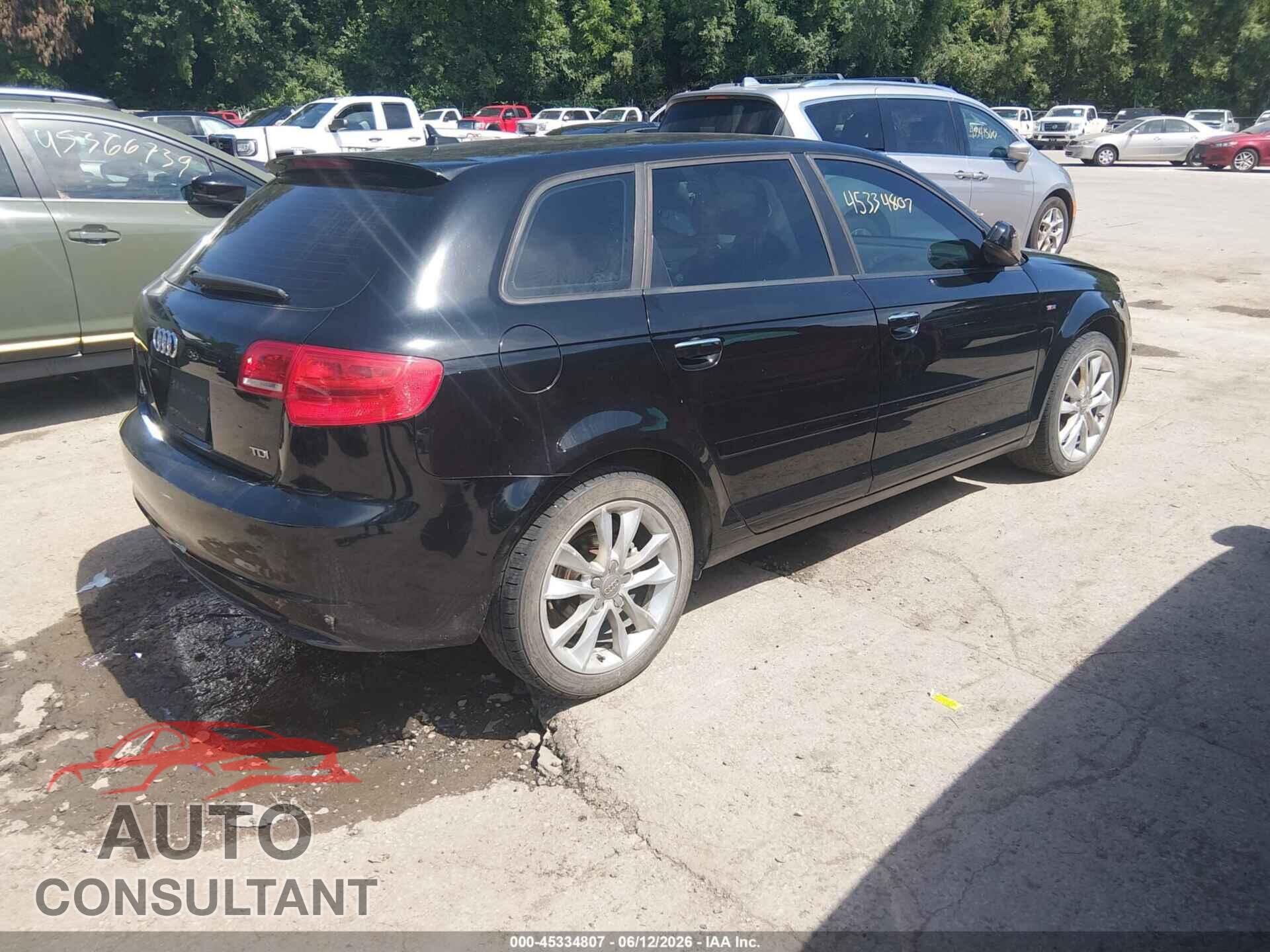 AUDI A3 2012 - WAUBJAFM0CA010156