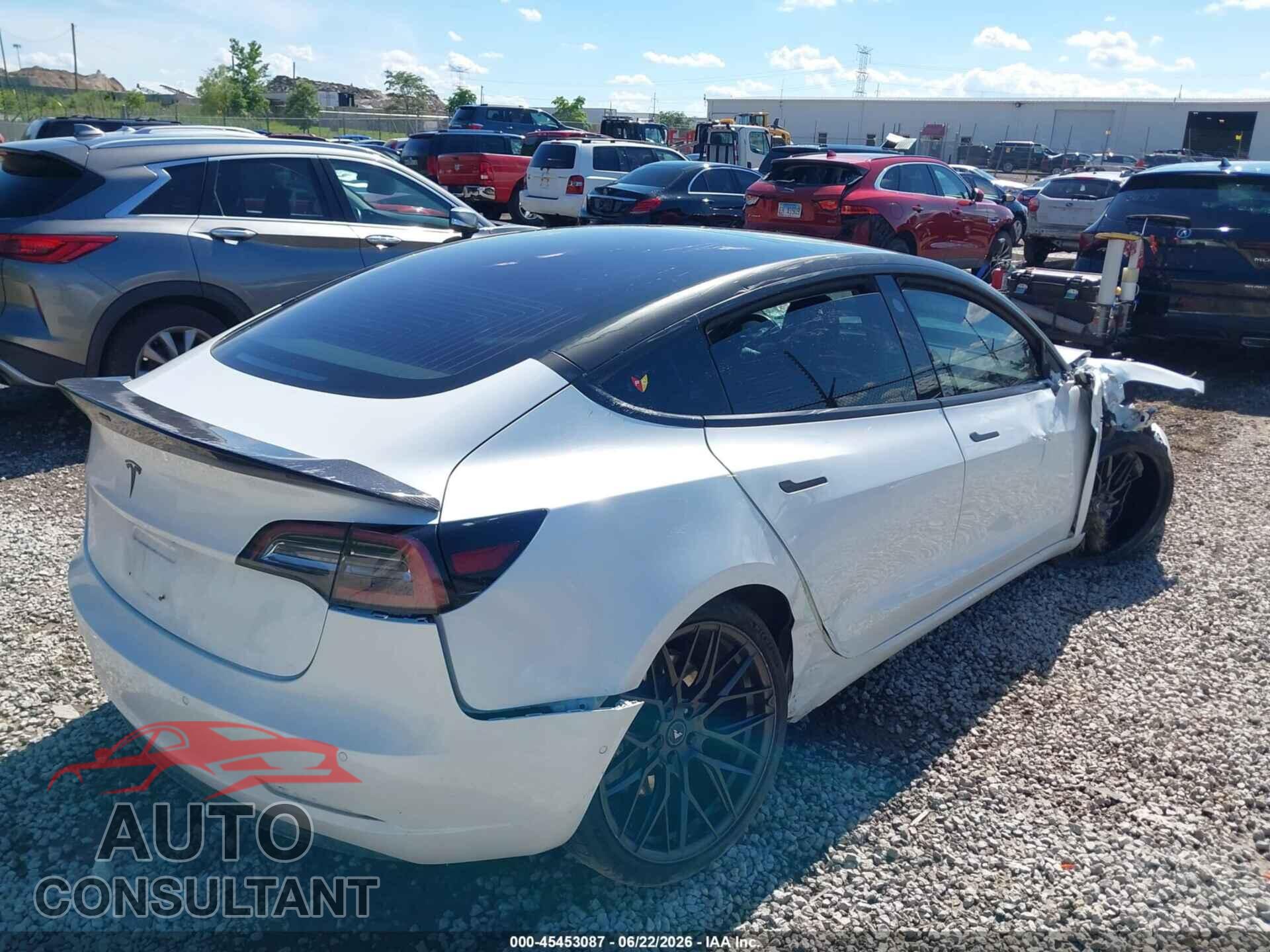 TESLA MODEL 3 2018 - 5YJ3E1EB5JF073866