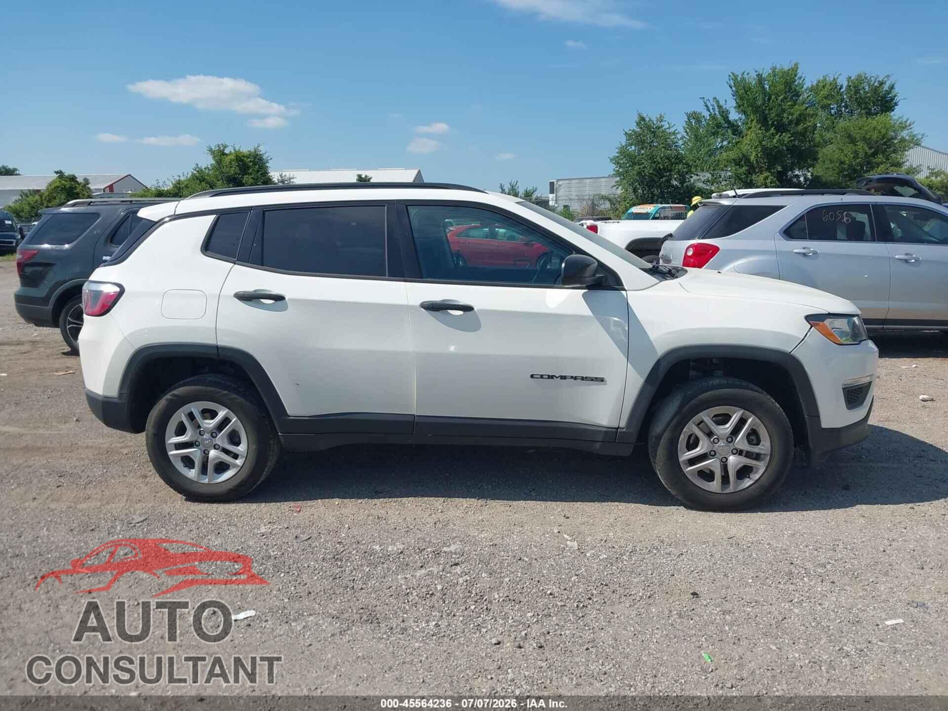 JEEP COMPASS 2018 - 3C4NJDAB8JT201109