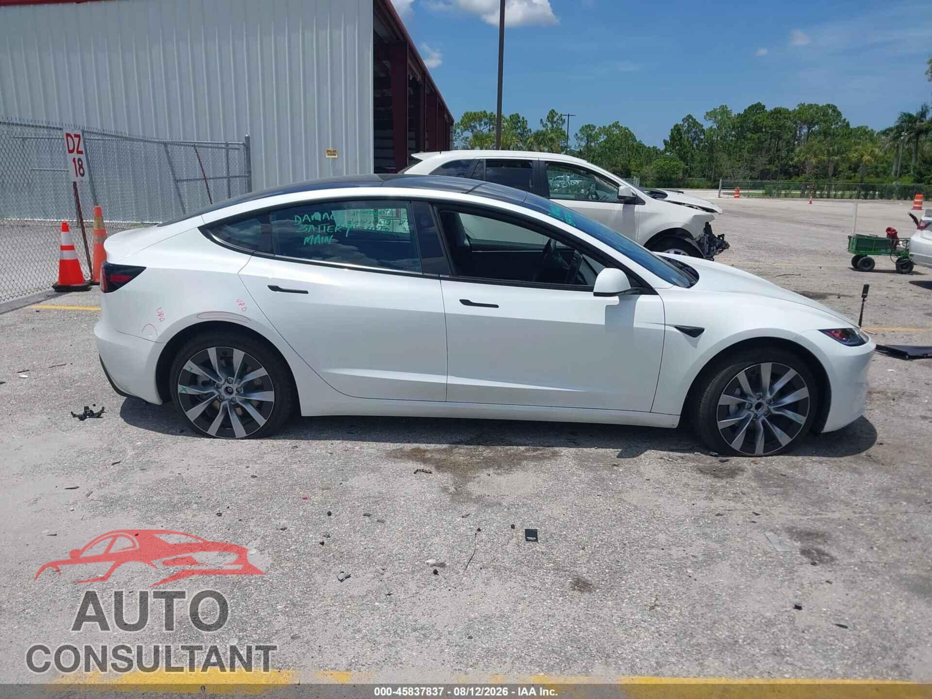 TESLA MODEL 3 2025 - 5YJ3E1EA5SF076730