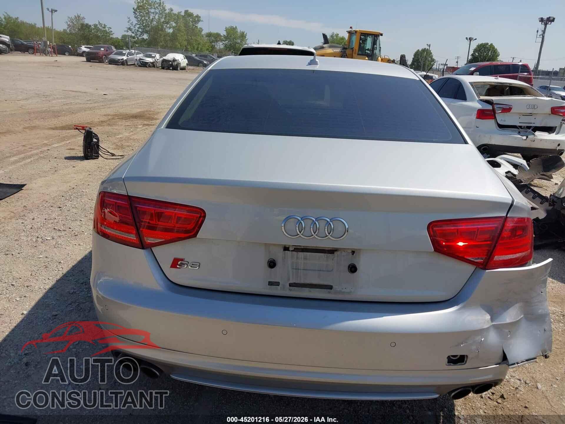 AUDI S8 2013 - WAUD2AFD2DN009154