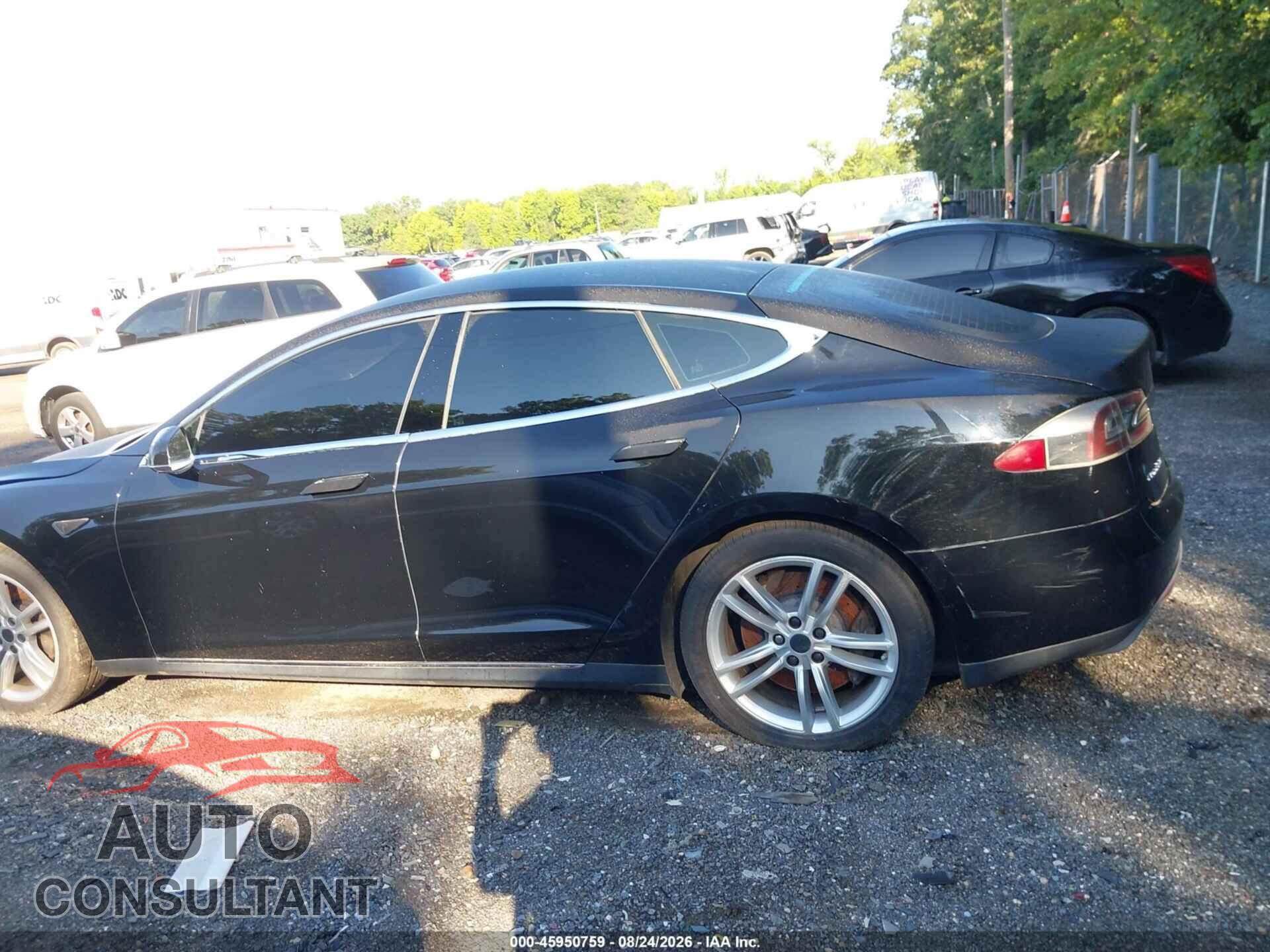 TESLA MODEL S 2013 - 5YJSA1DN9DFP15402