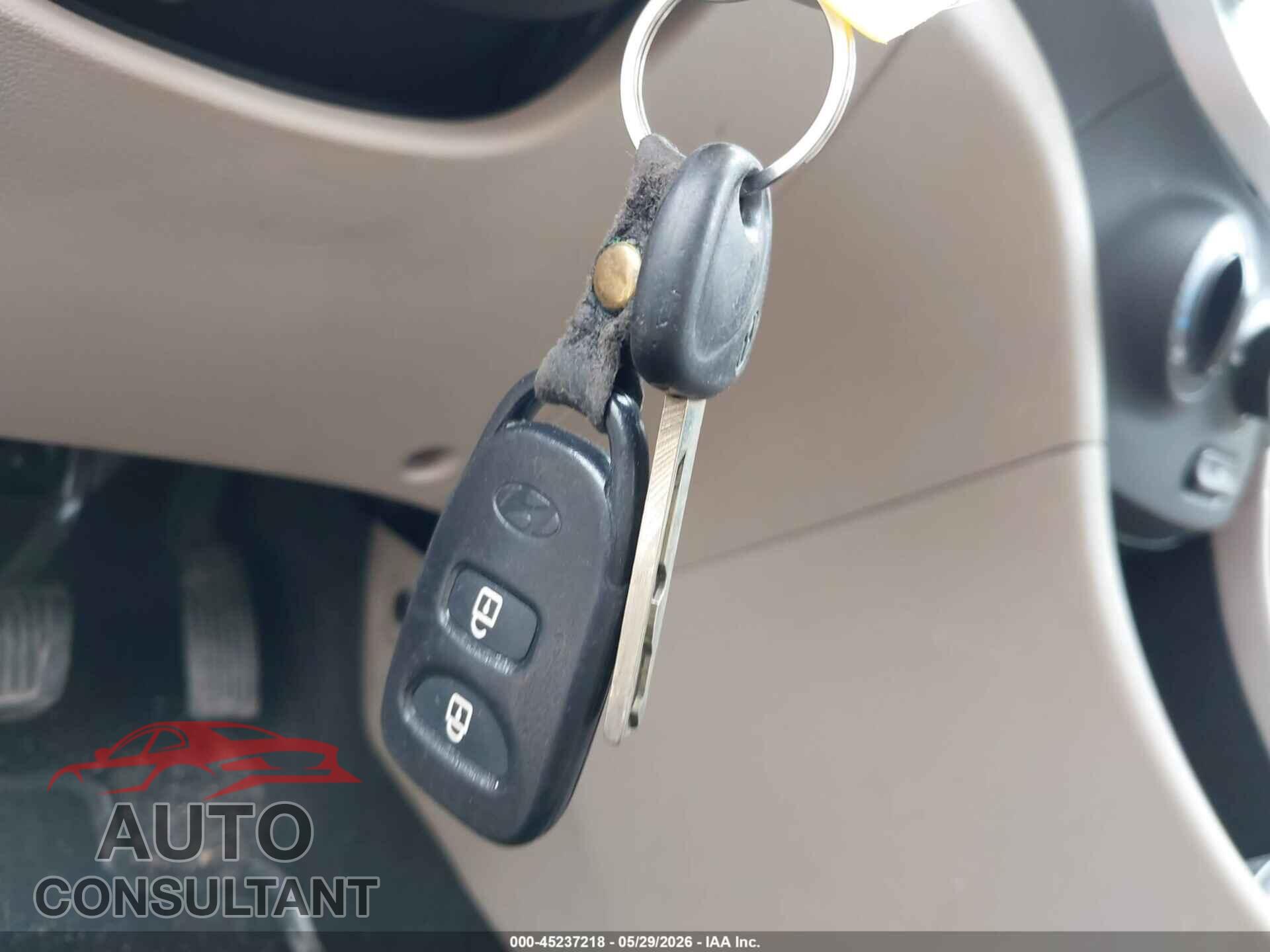 HYUNDAI ACCENT 2016 - KMHCT4AE0GU074331