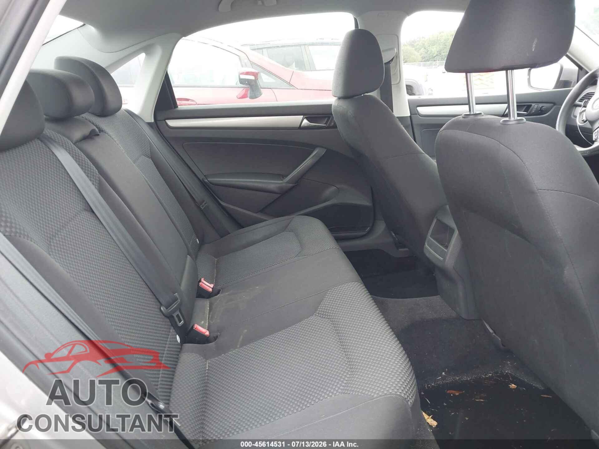 VOLKSWAGEN PASSAT 2014 - 1VWAP7A32EC026992