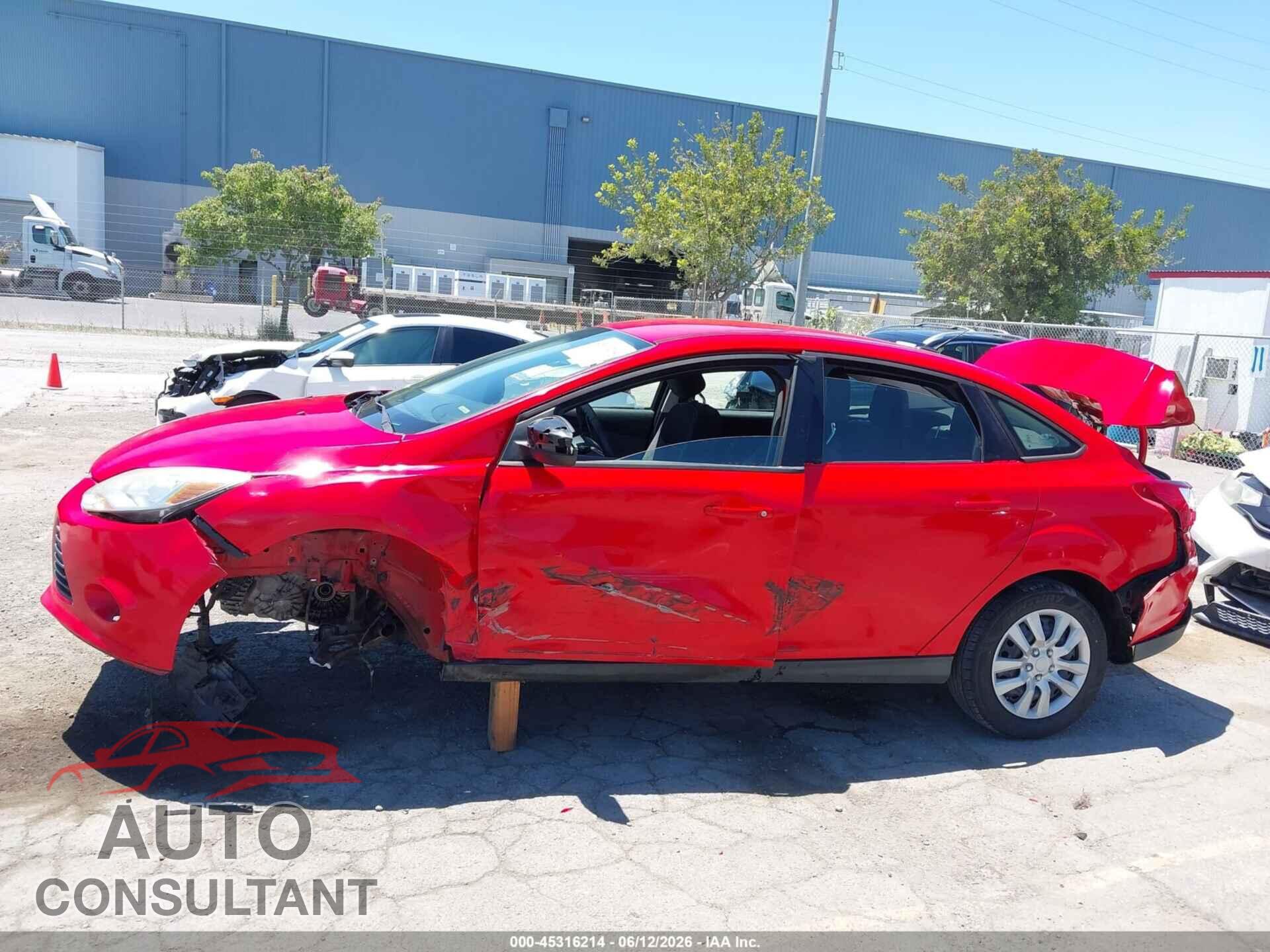 FORD FOCUS 2012 - 1FAHP3F20CL382659