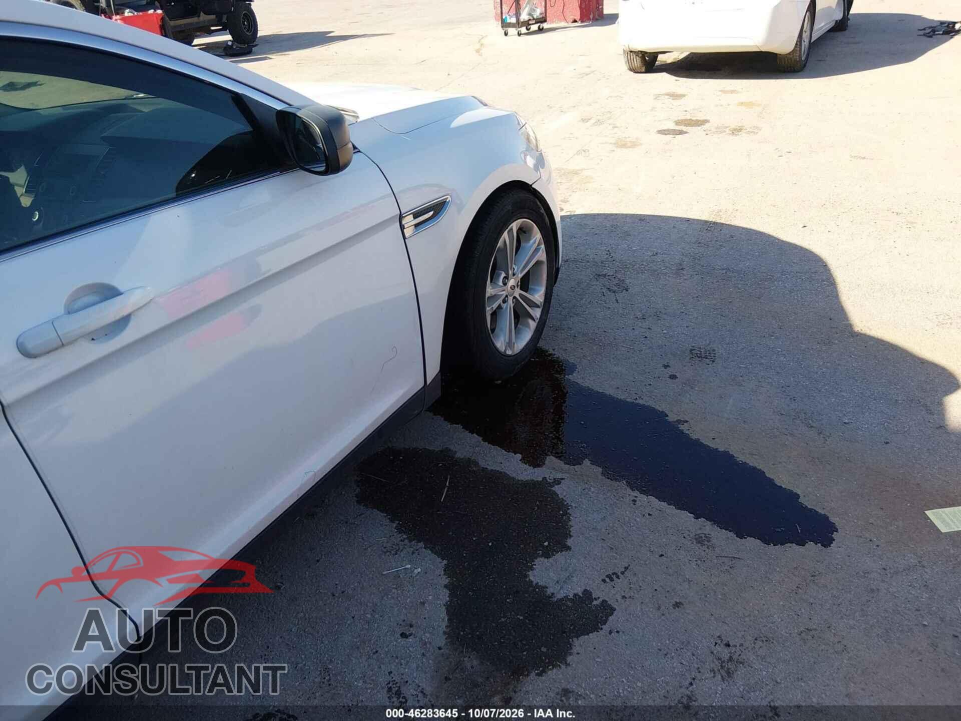 FORD TAURUS 2018 - 1FAHP2D87JG109189