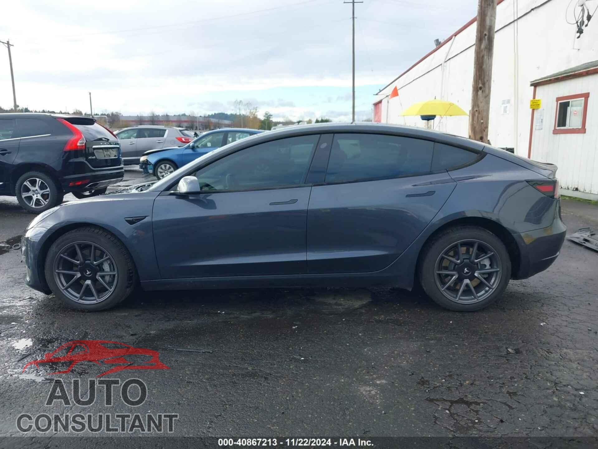 TESLA MODEL 3 2021 - 5YJ3E1EB8MF065572
